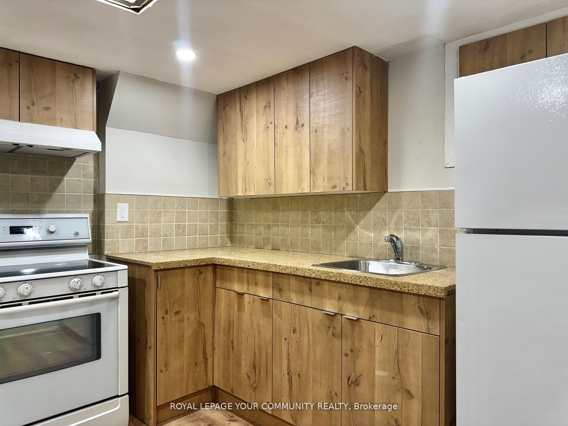 Unit Apt A - 246 Elka Drive, Richmond Hill 3