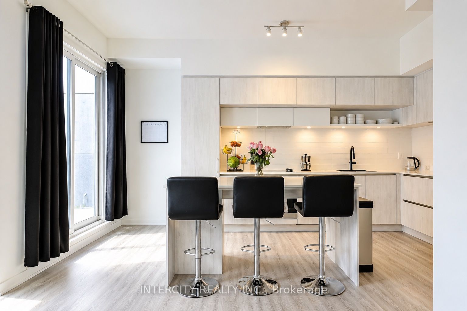 Unit 1504 - 11 David Eyer Road, Richmond Hill 2