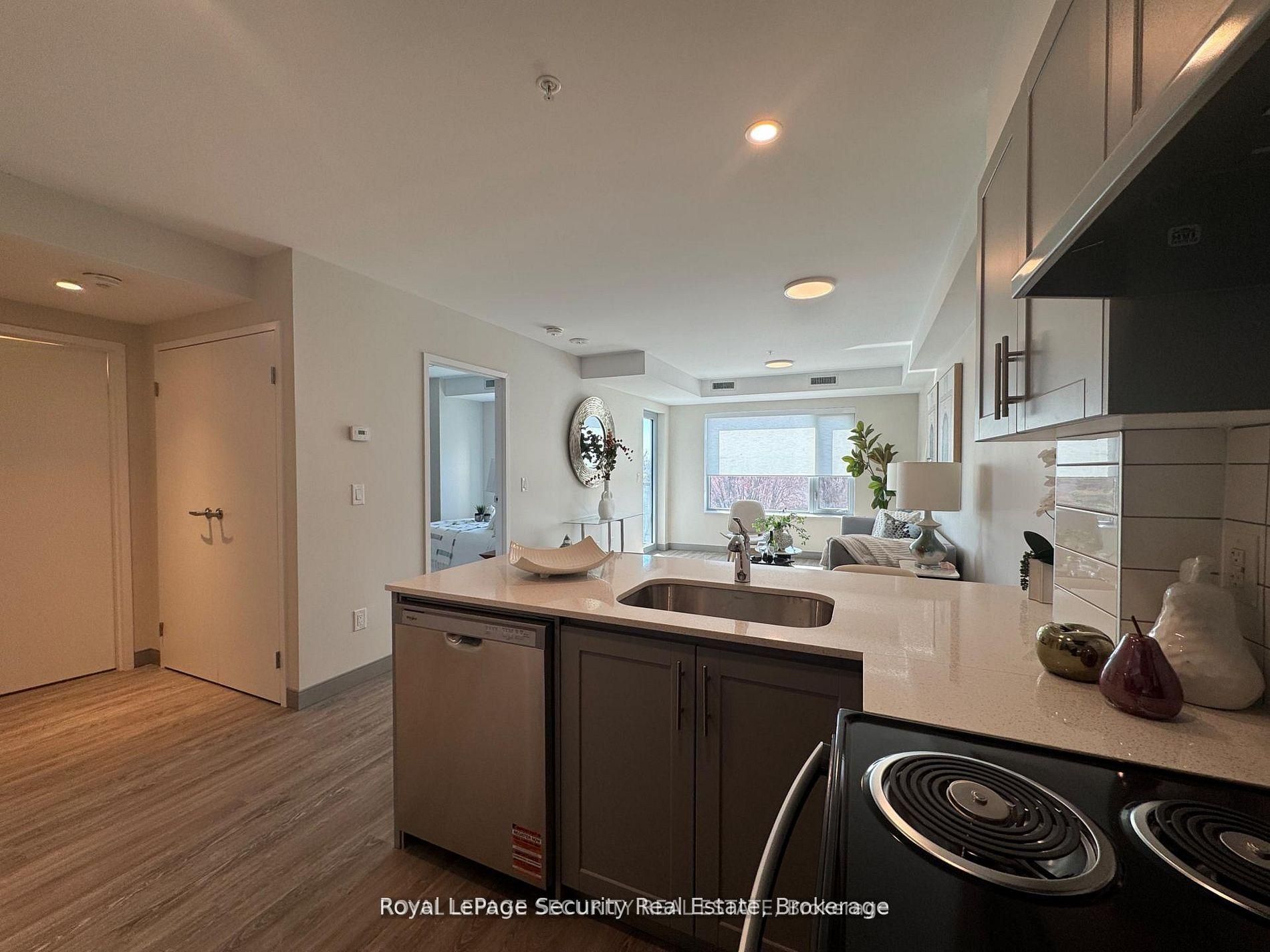 Unit 304 - 1015 Innisfil Beach Road, Innisfil 2