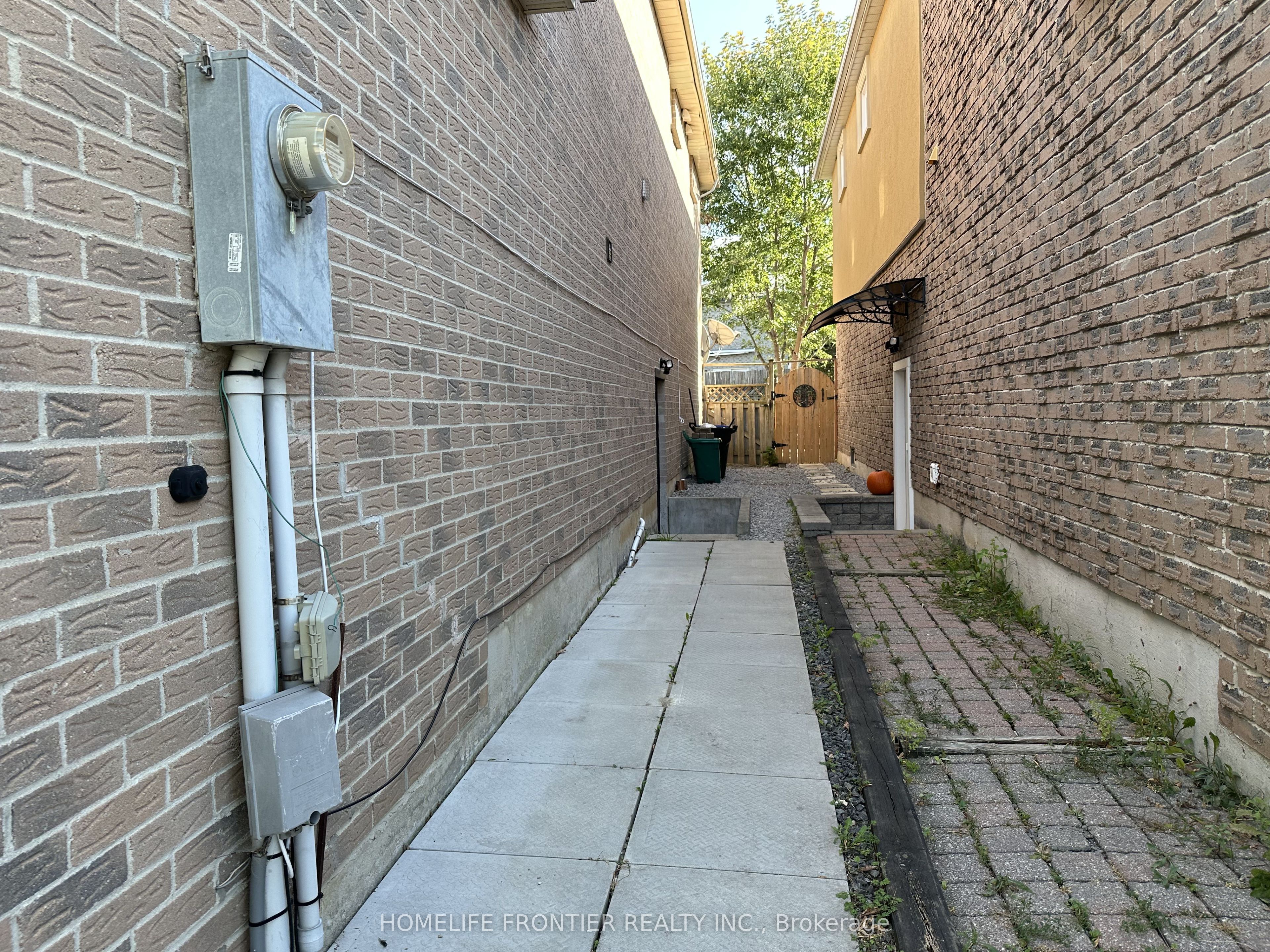 Unit Lower - 29 Constellation Crescent, Richmond Hill 2