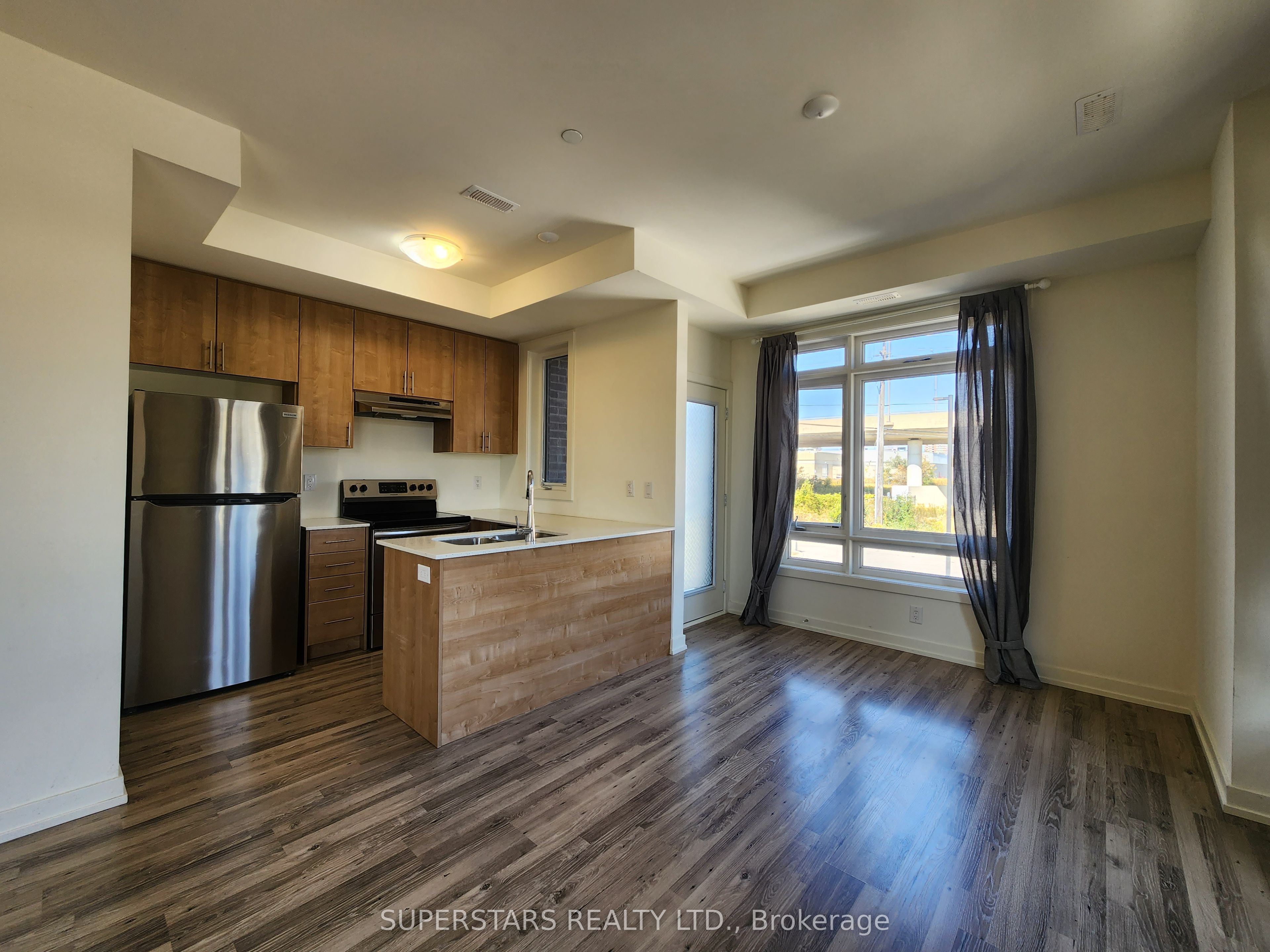Unit 37 - 370 Red Maple Road, Richmond Hill 4