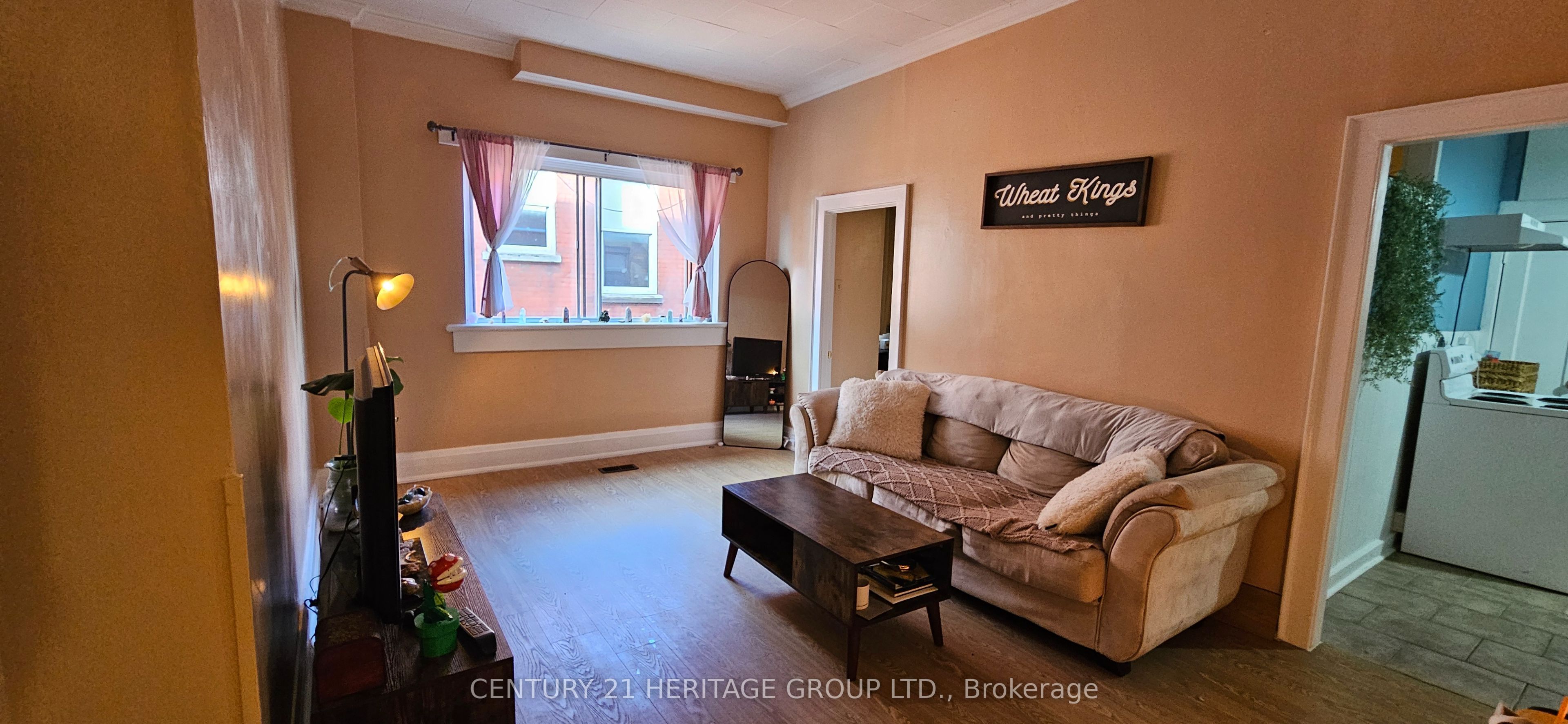 Unit 4 - 201A Main Street S, Newmarket 2