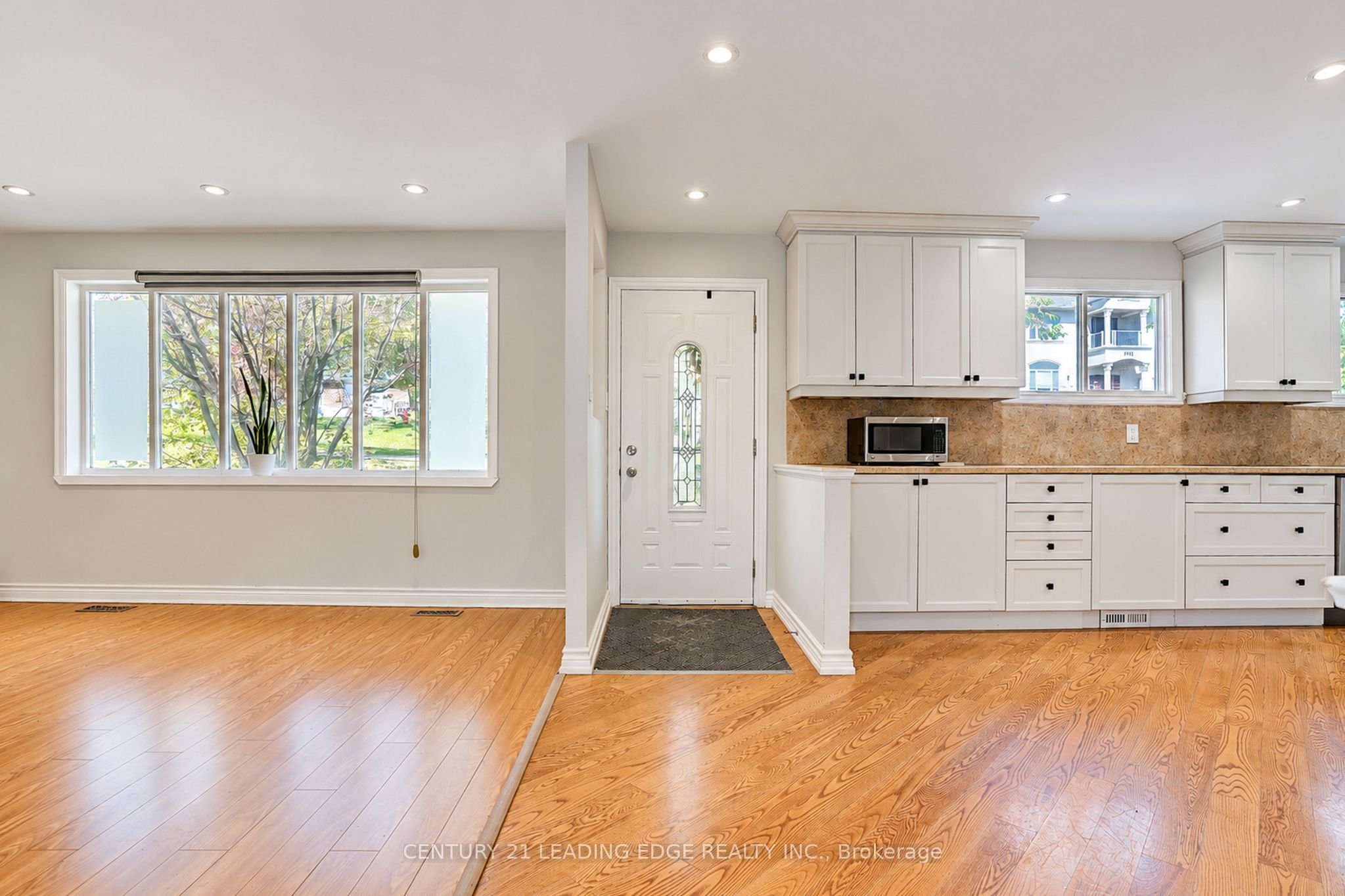 Unit Main Flr - 1006 Elgin Street, Newmarket 5