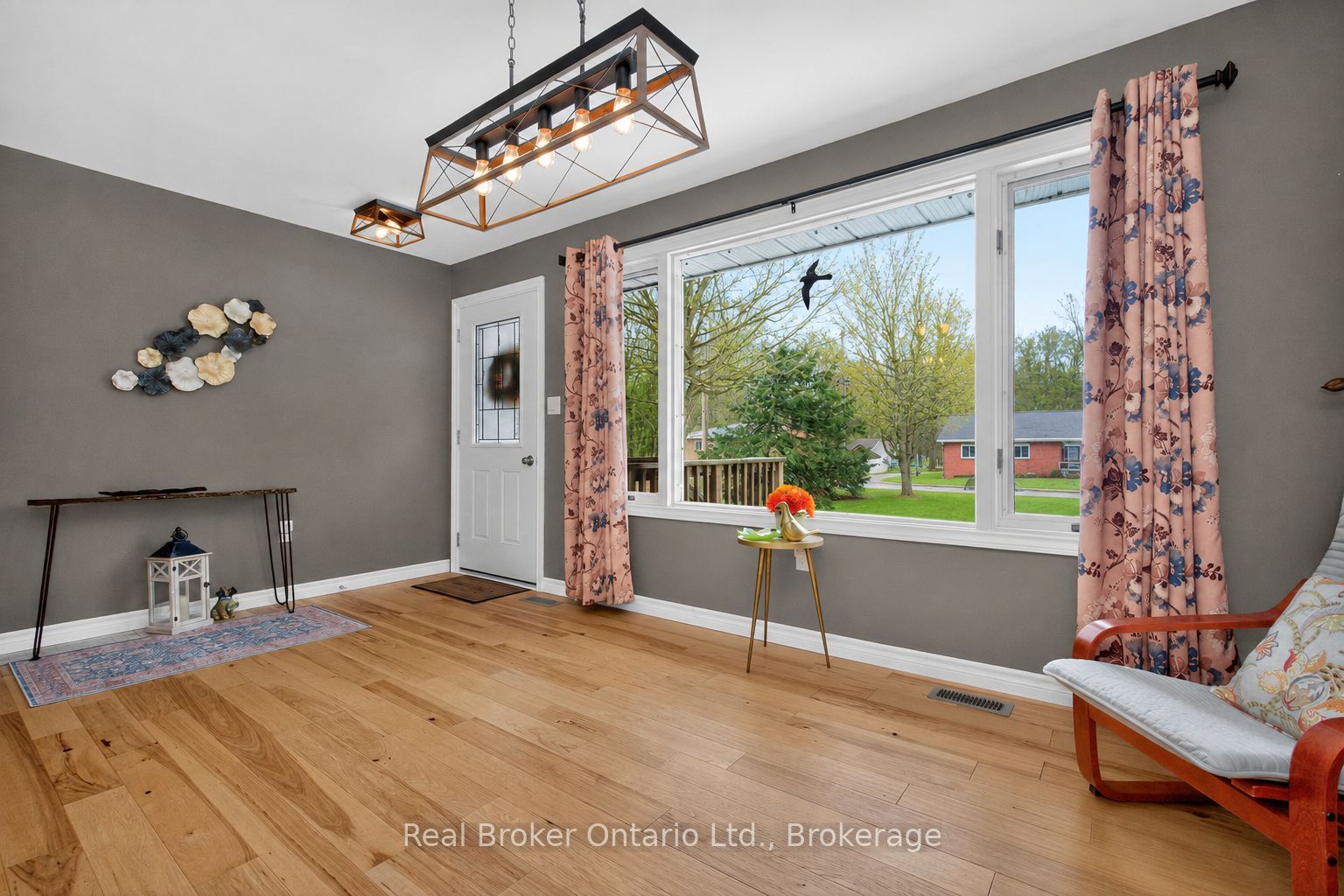16 Mundy Avenue, Tiny 3
