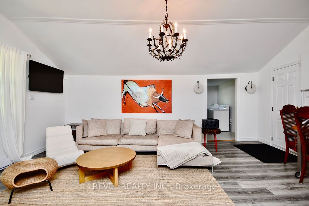 39 Domar Road, Tiny 5