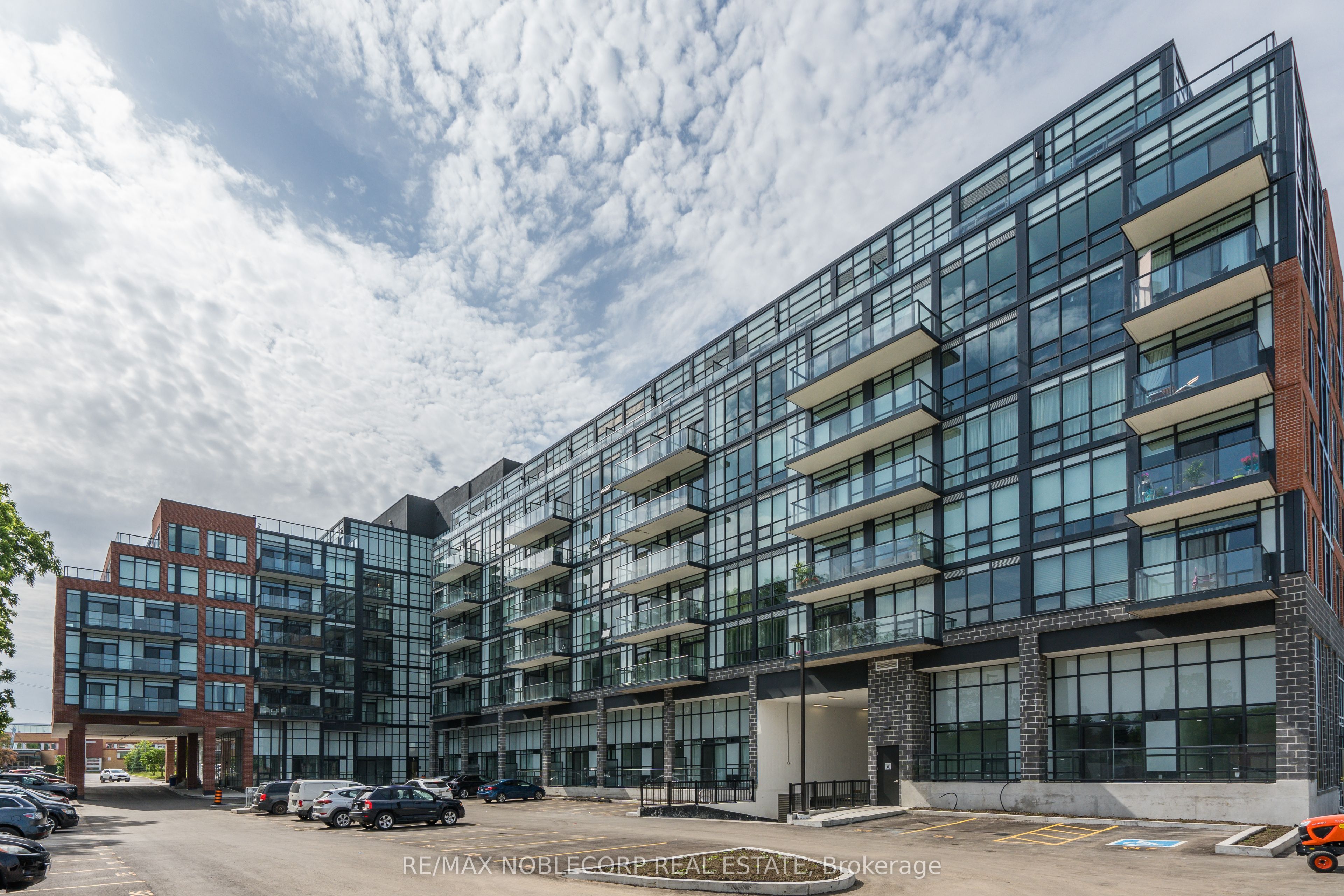 Unit 626 - 681 Yonge Street, Barrie 2