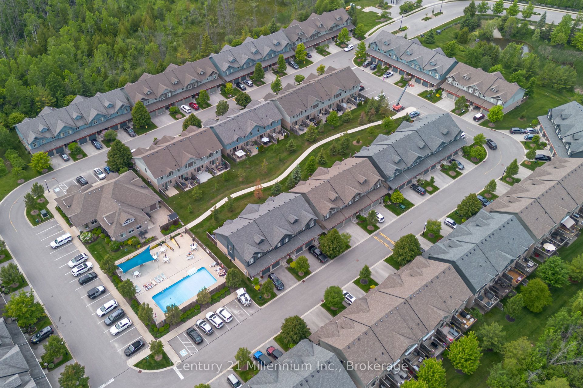 Unit 37 - 37 Silver Glen Boulevard, Collingwood 2