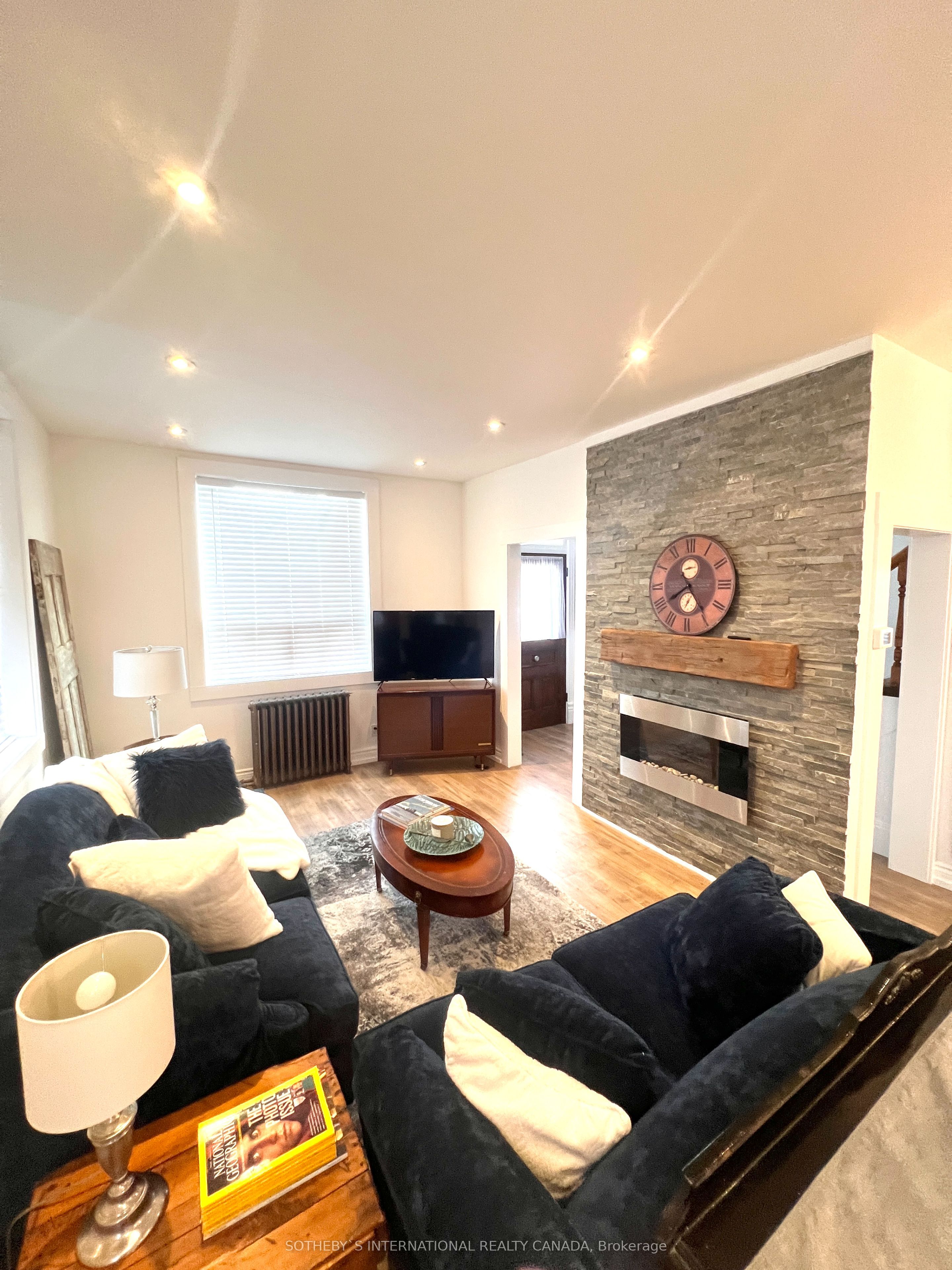 22 St. Paul Street, Collingwood 5