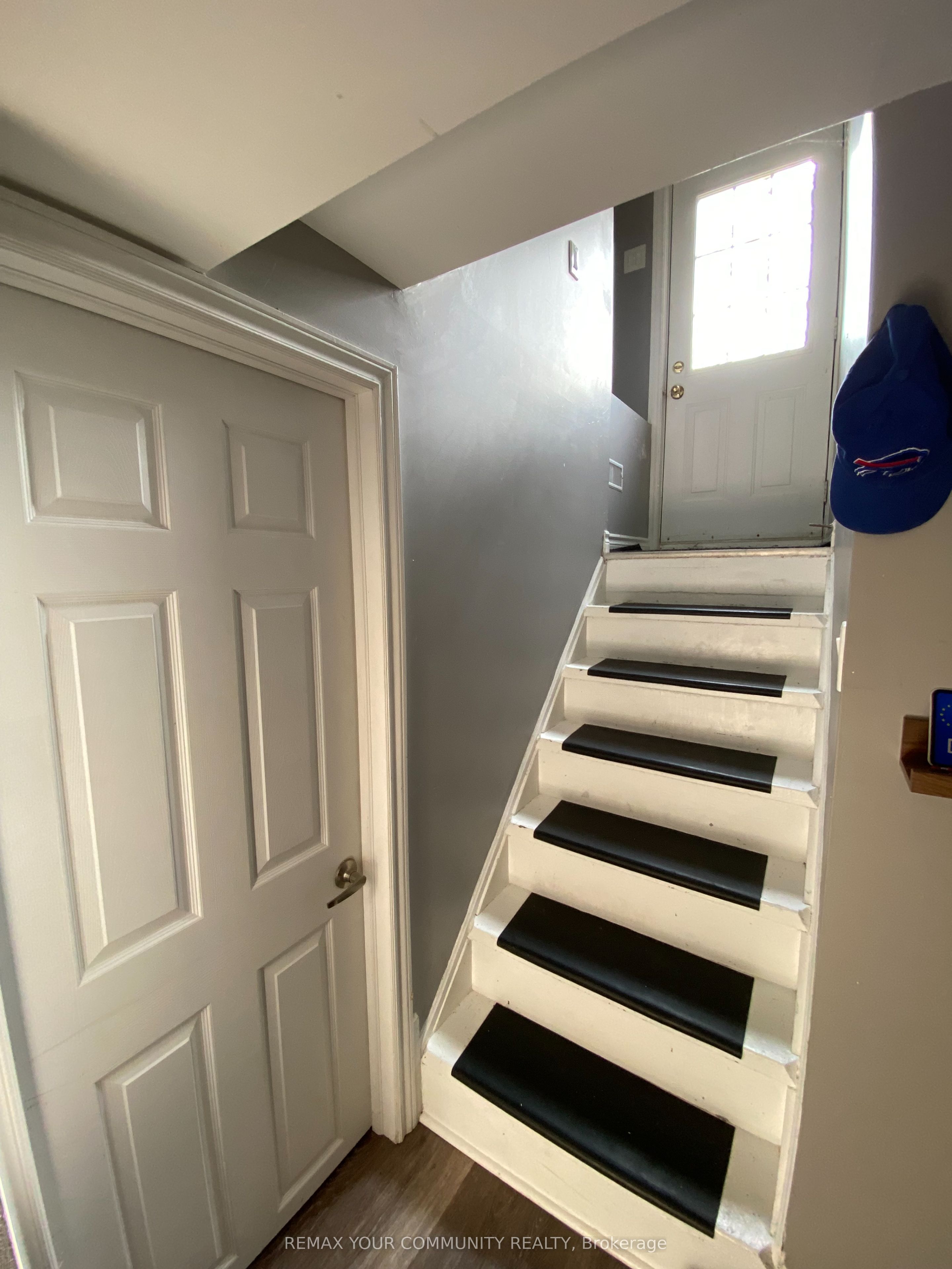 Unit basement - 188 St Vincent Street, Barrie 2