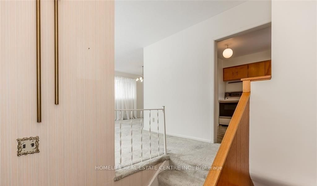 Unit upstairs - 28 Pratt Road, Barrie 3