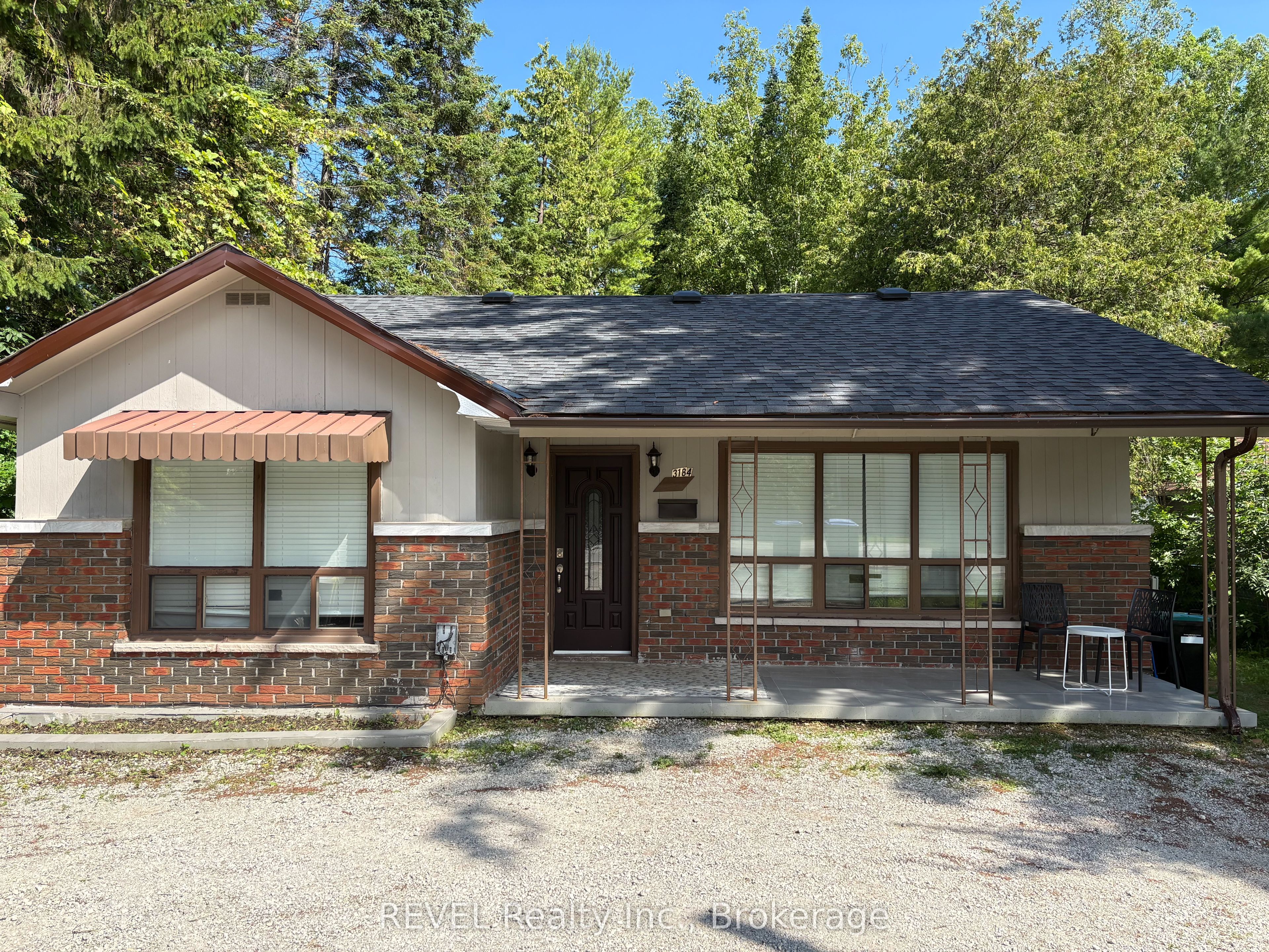 3184 Mosley Street, Wasaga Beach 2