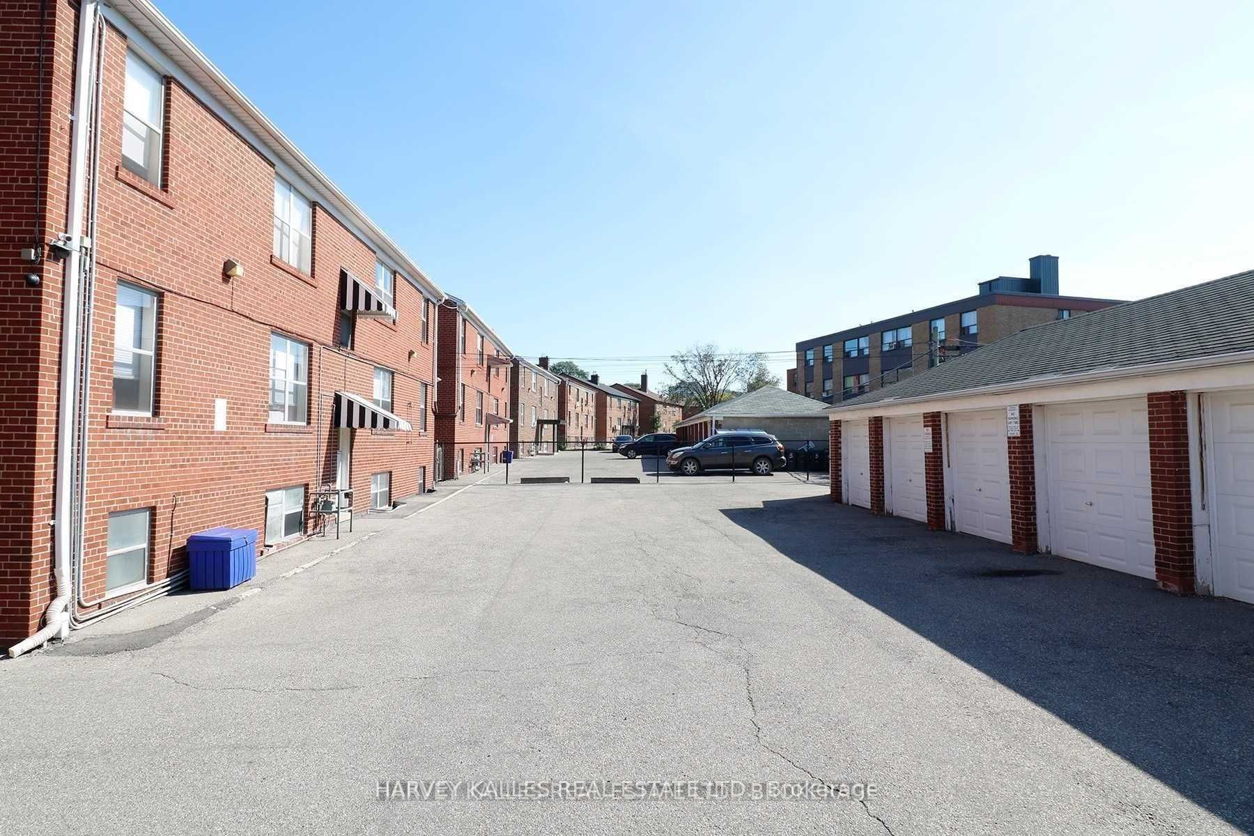 Unit 4 - 88 Trethewey Drive, Toronto 3
