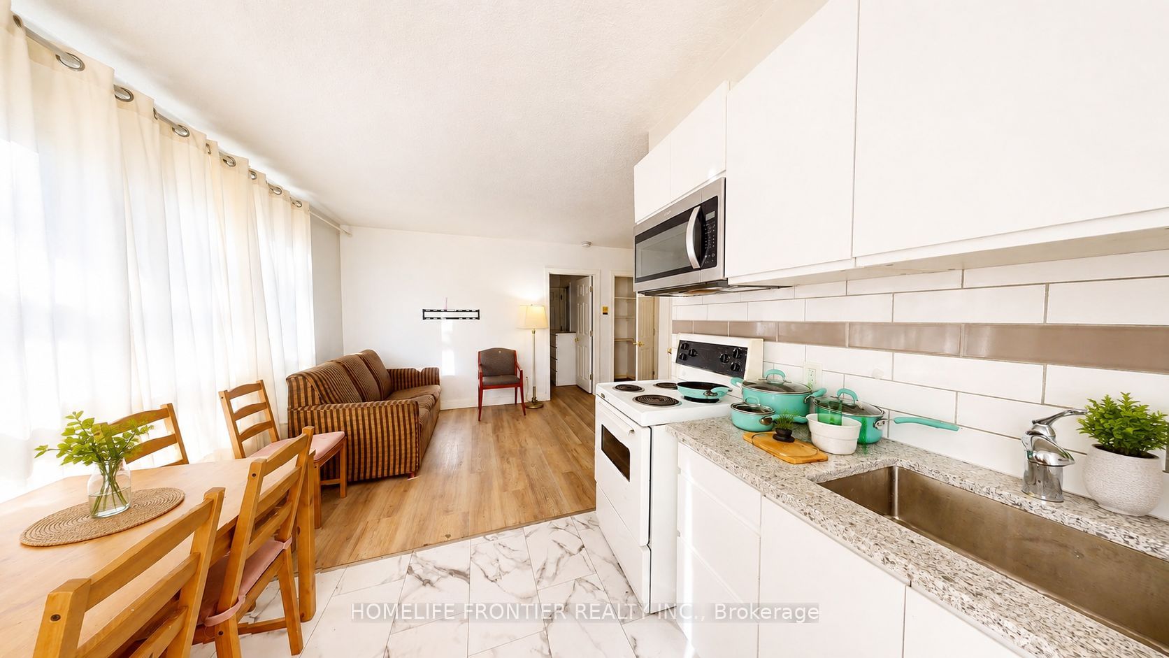 Unit 4 - 1110 Weston Road, Toronto 3