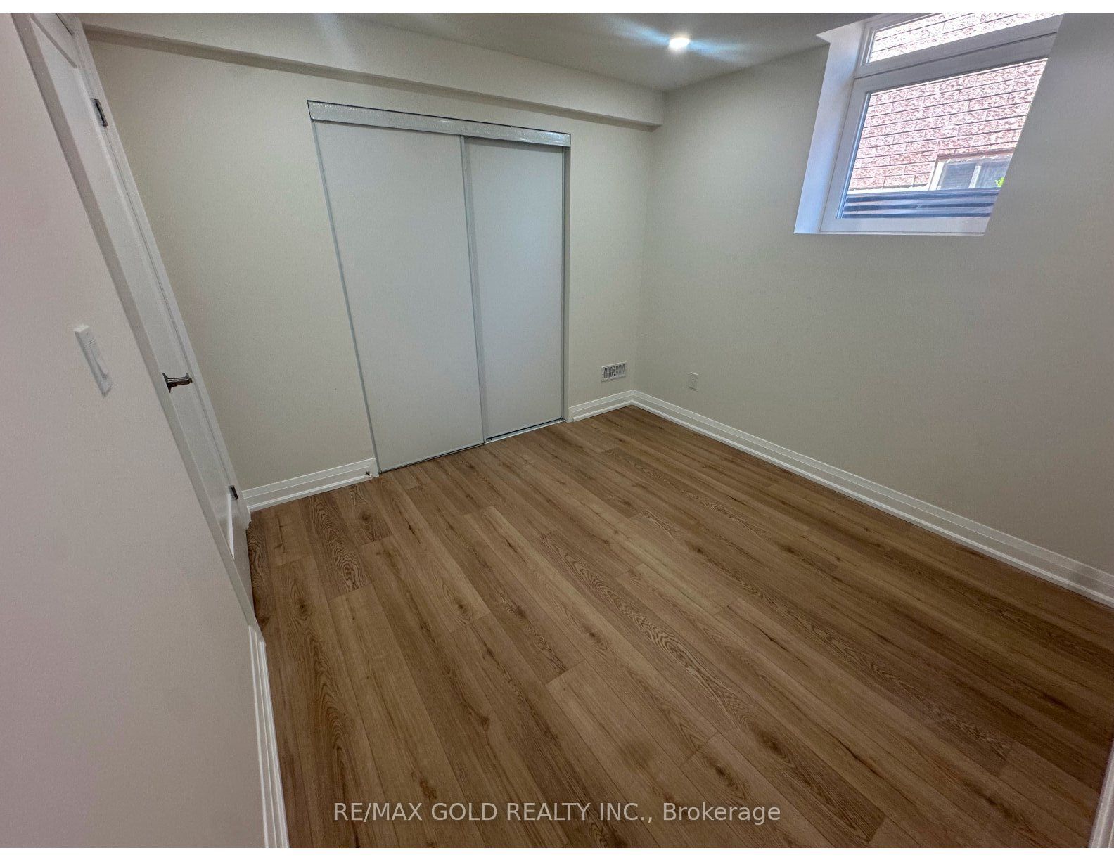 Unit Lower level - 18 Hullen Crescent, Etobicoke 4