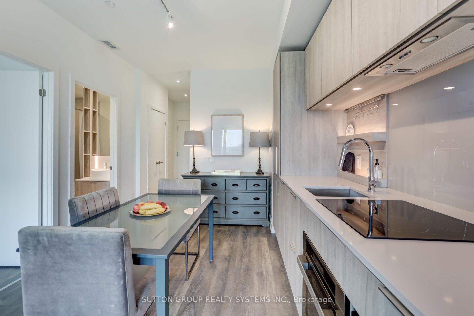 Unit 807 - 28 Ann Street, Mississauga 4