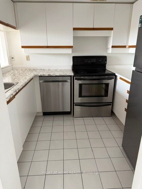 Unit 701 - 250 Webb Drive, Mississauga 5