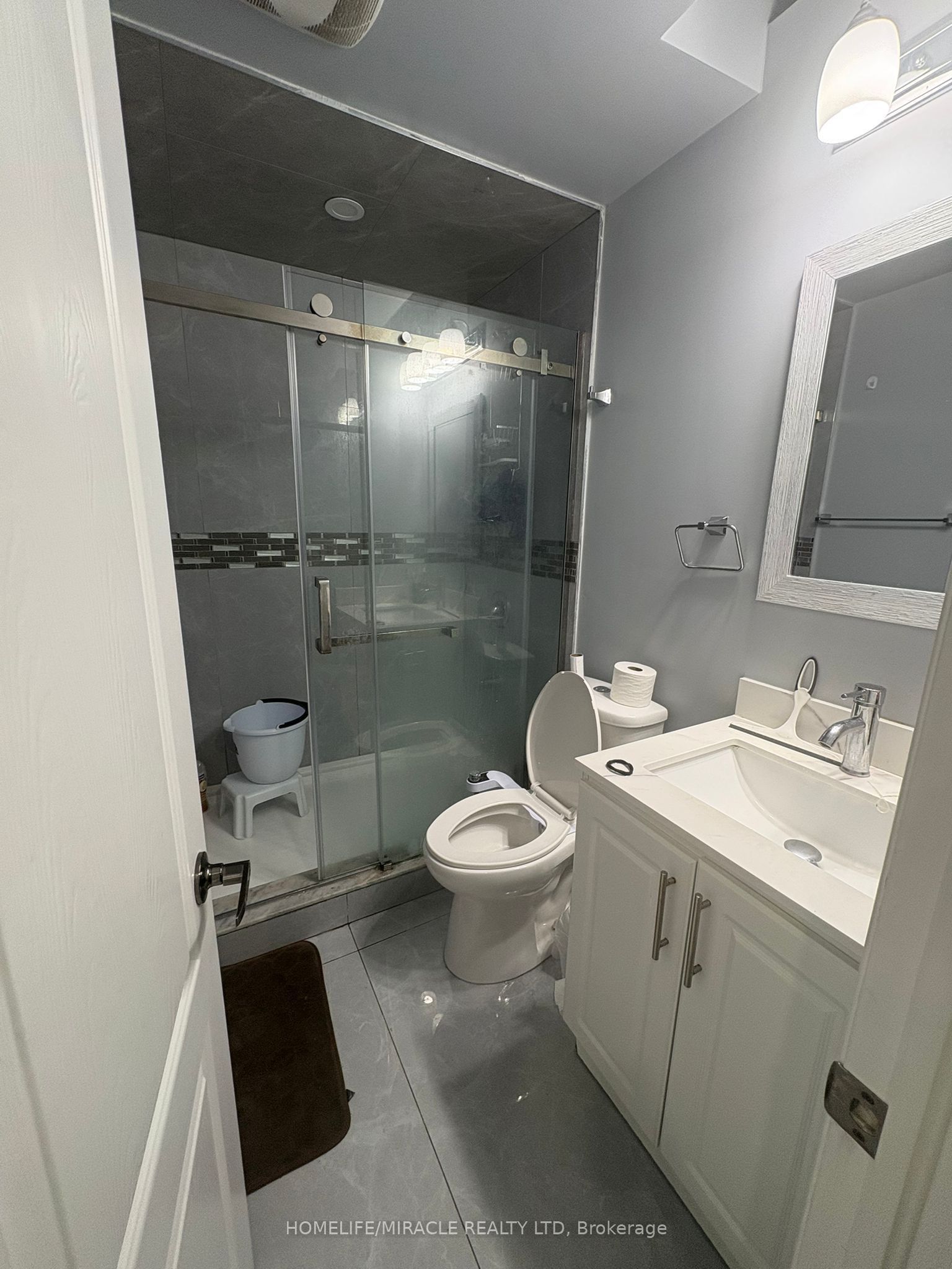 8 Midmorning Road, Brampton 3