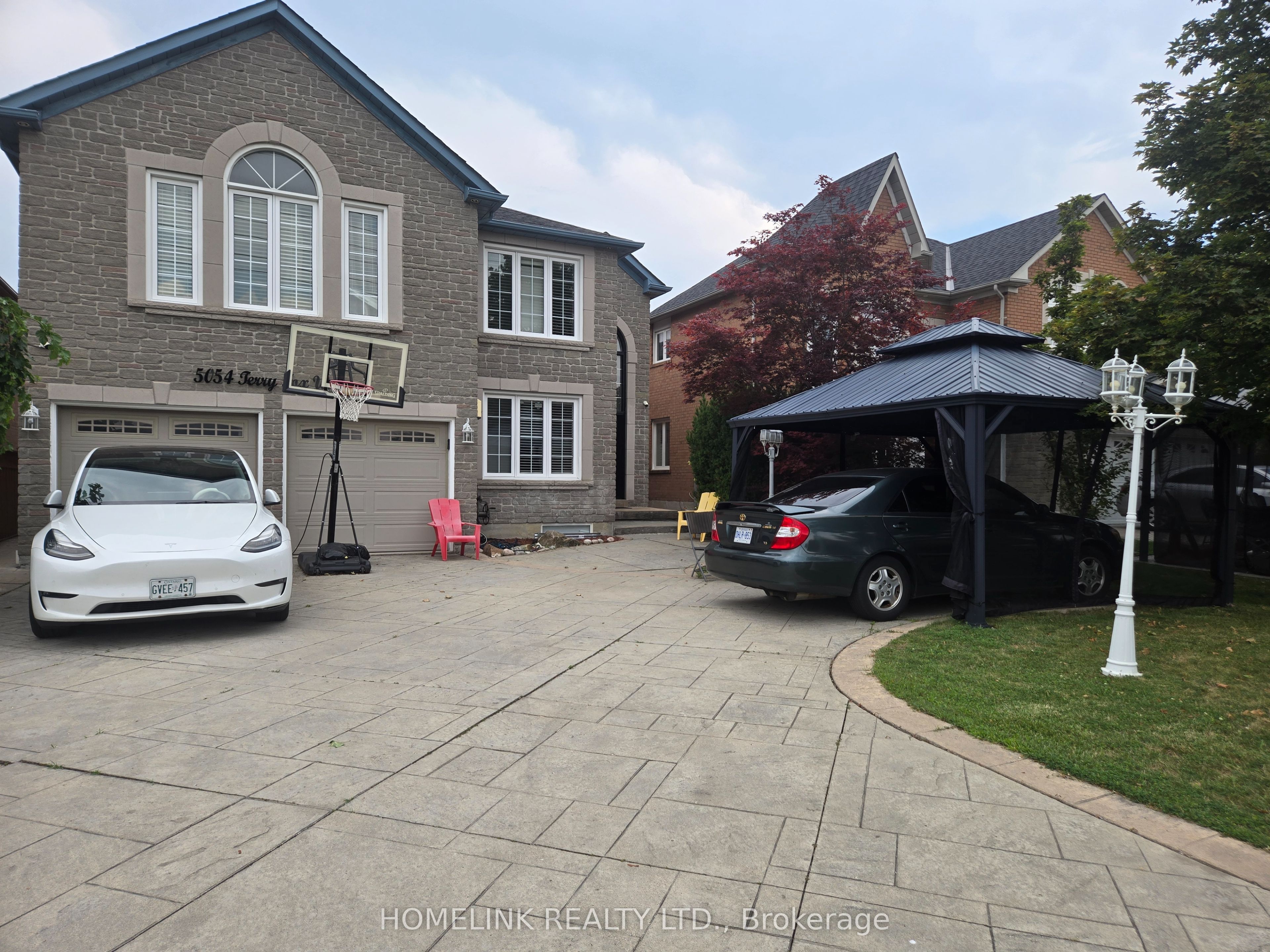 5054 Terry Fox Way, Mississauga 2