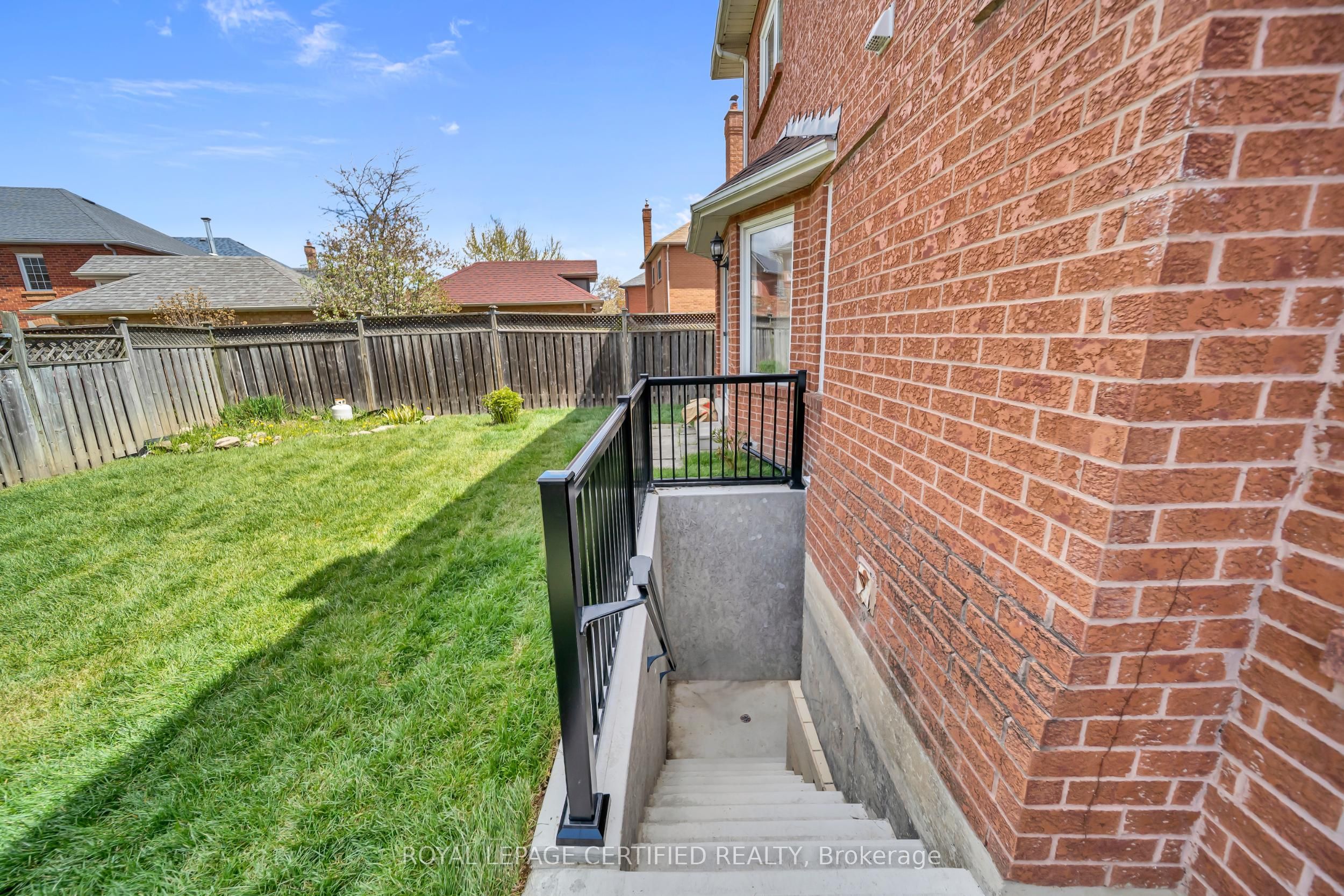 Unit Lower - 5016 Natkarni Crescent, Mississauga 3
