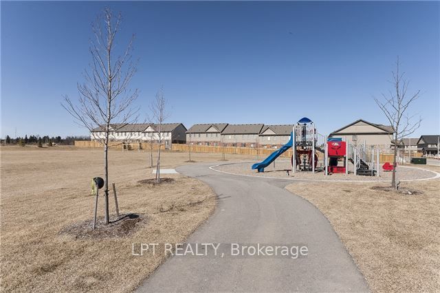Unit 15 - 124 Parkinson Crescent, Orangeville 2
