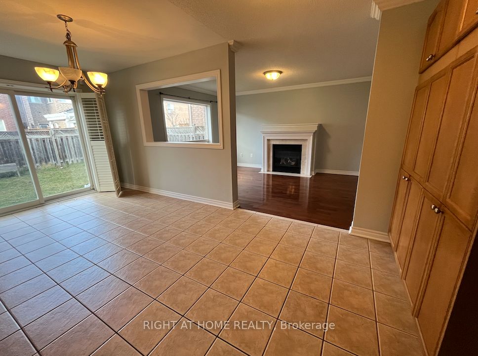 Unit Main - 22 Amboise Crescent, Brampton 4