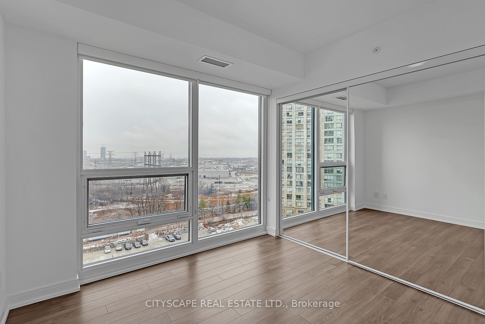 Unit 910 - 30 Samuel Wood Way, Etobicoke 5