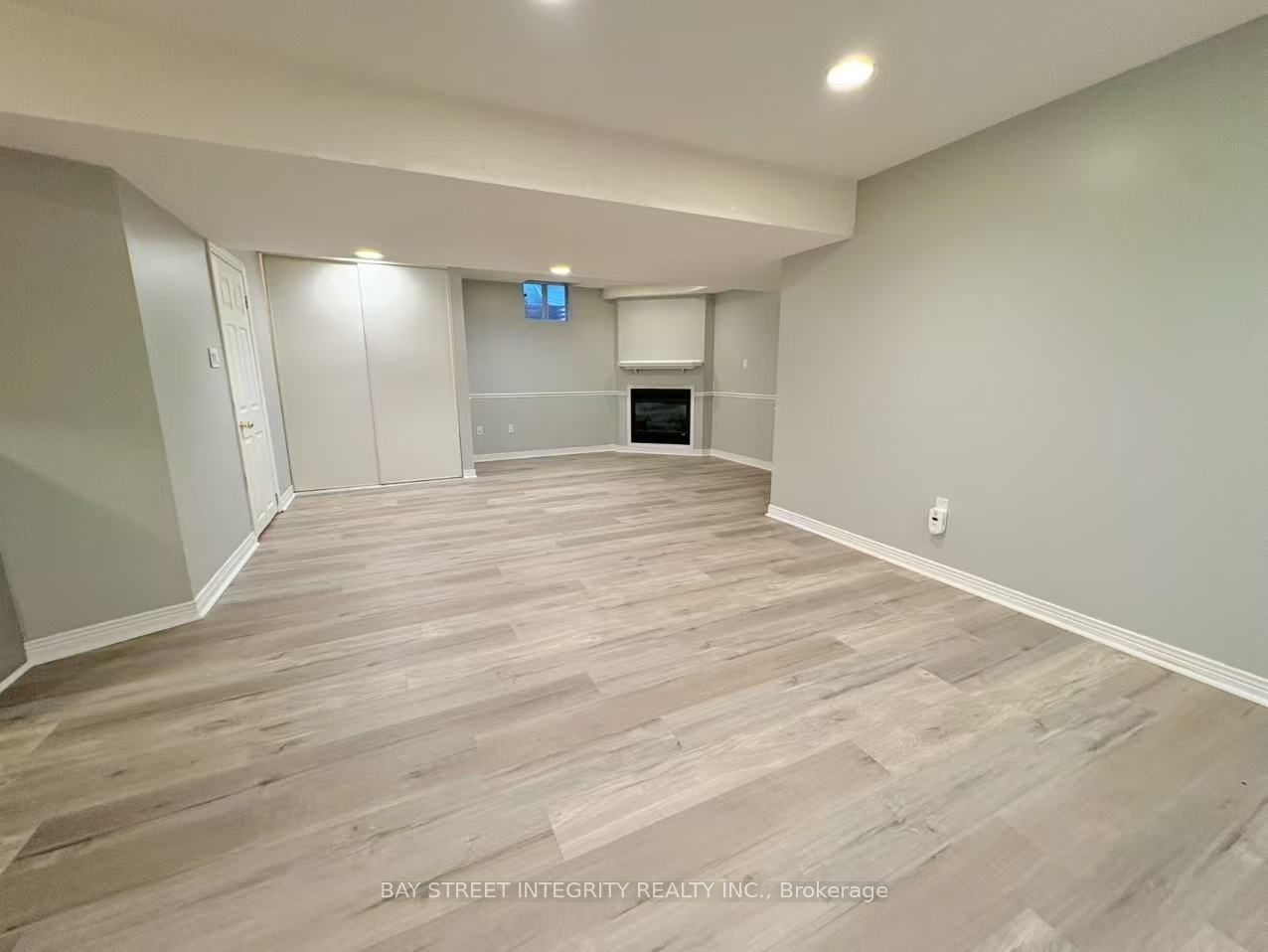 414 River Glen Boulevard, Oakville 2