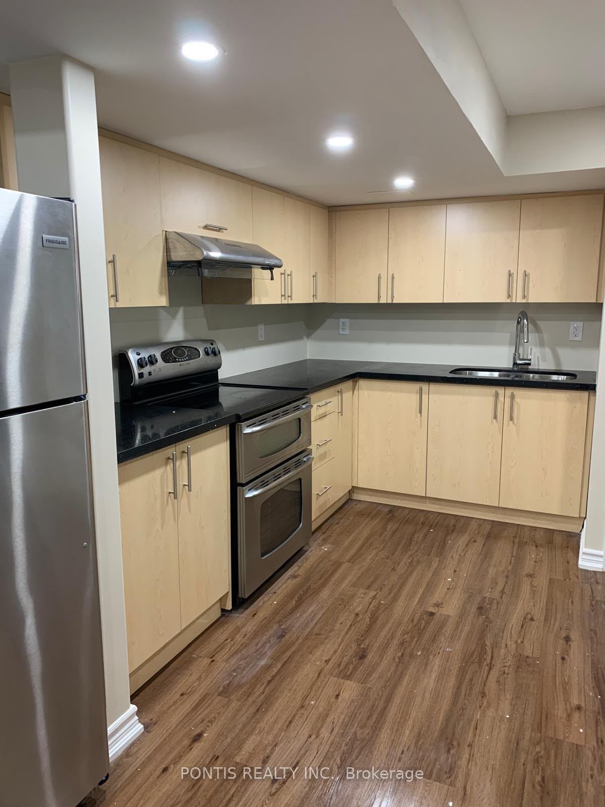 Unit Basment - 2489 Felhaber Crescent, Oakville 4