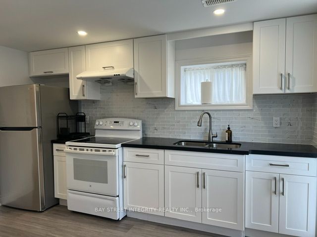 4736 Wild Rose Street, Mississauga 2