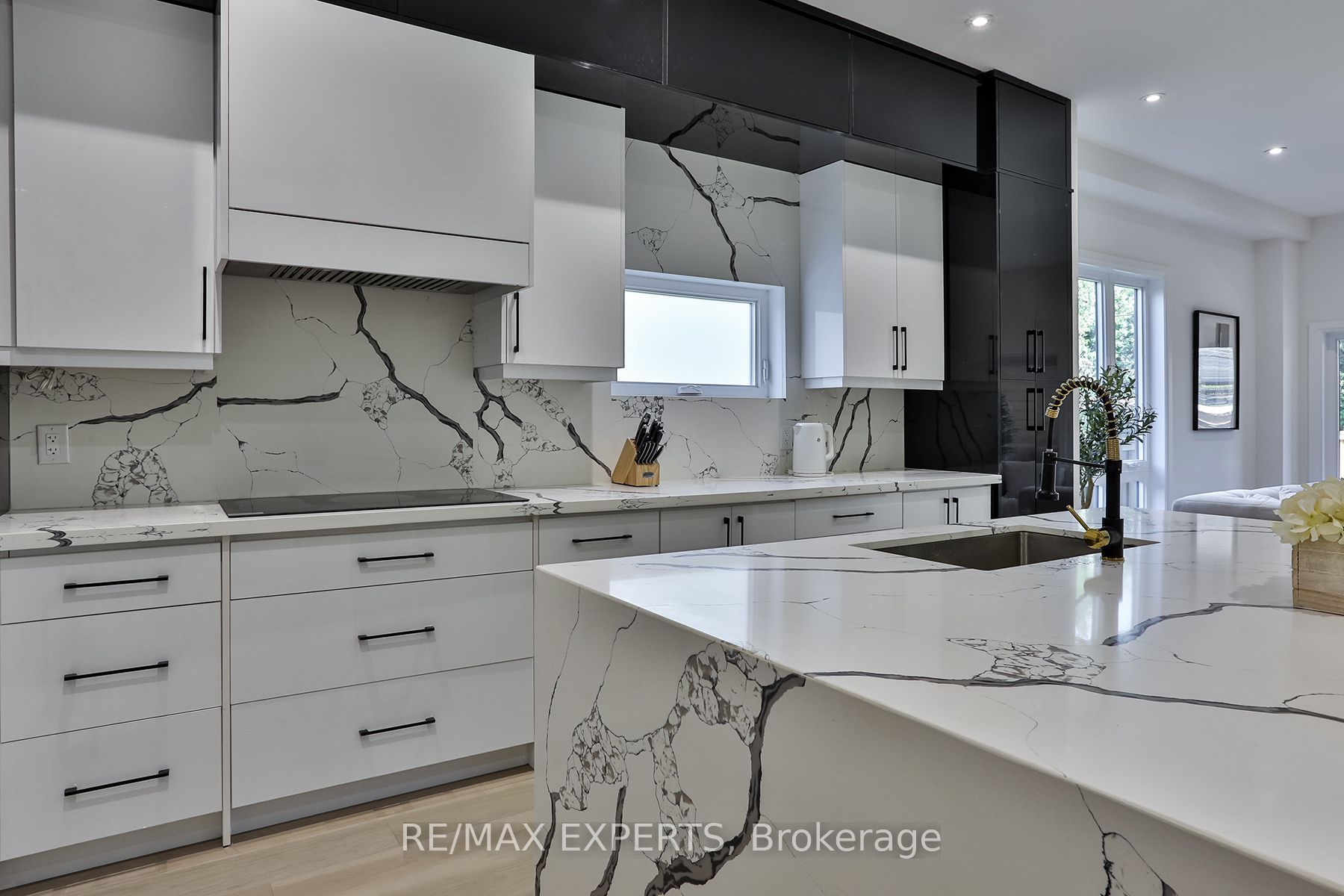 23B Maple Avenue, Mississauga 4