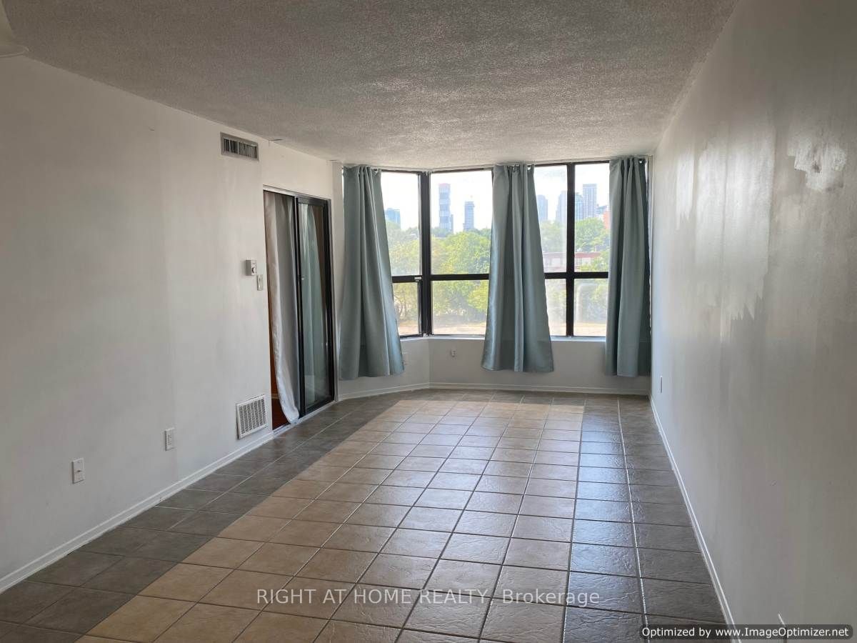 Unit 302 - 25 Agnes Street, Mississauga 4