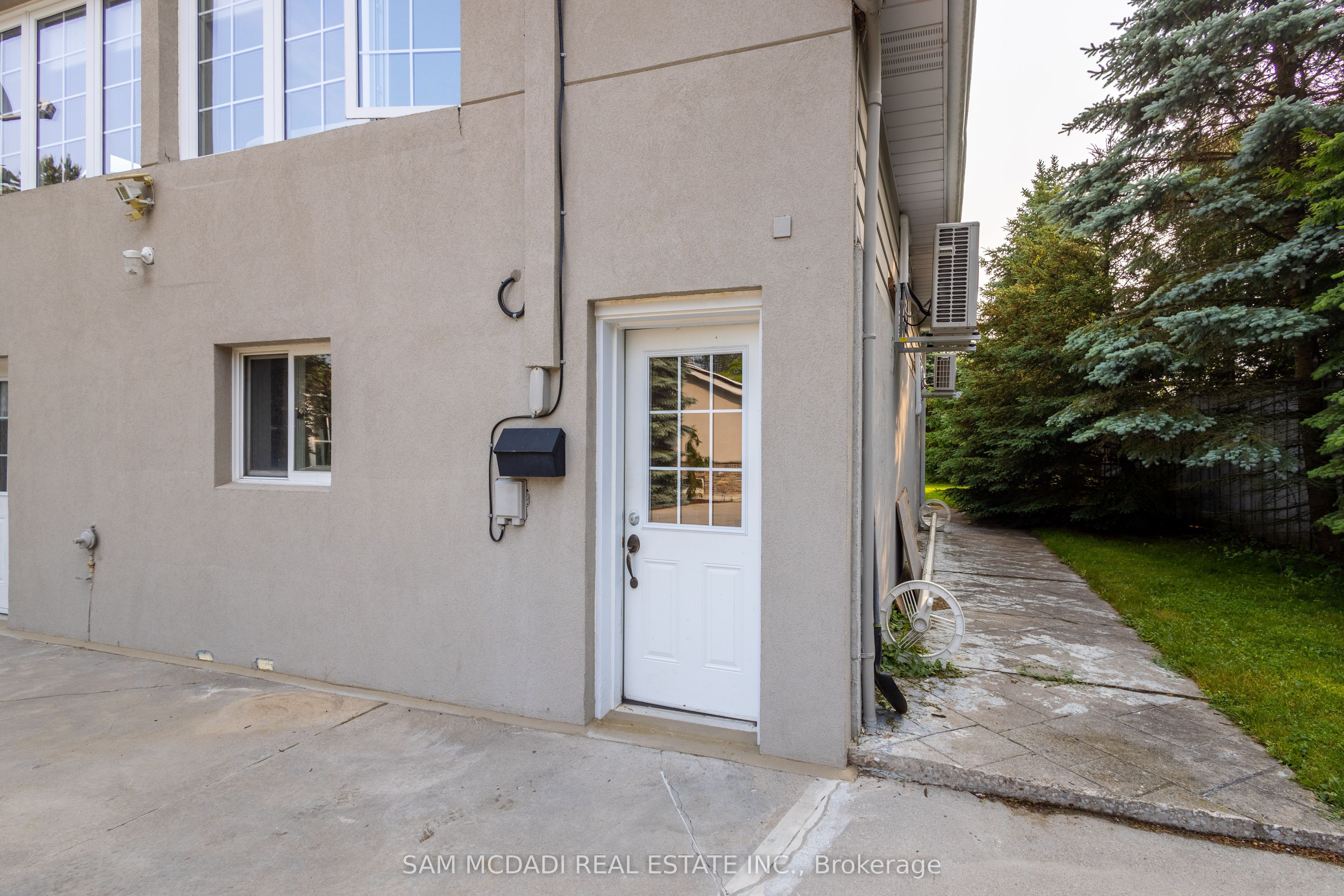 Unit Upper - 14011 Trafalgar Road, Halton Hills 3