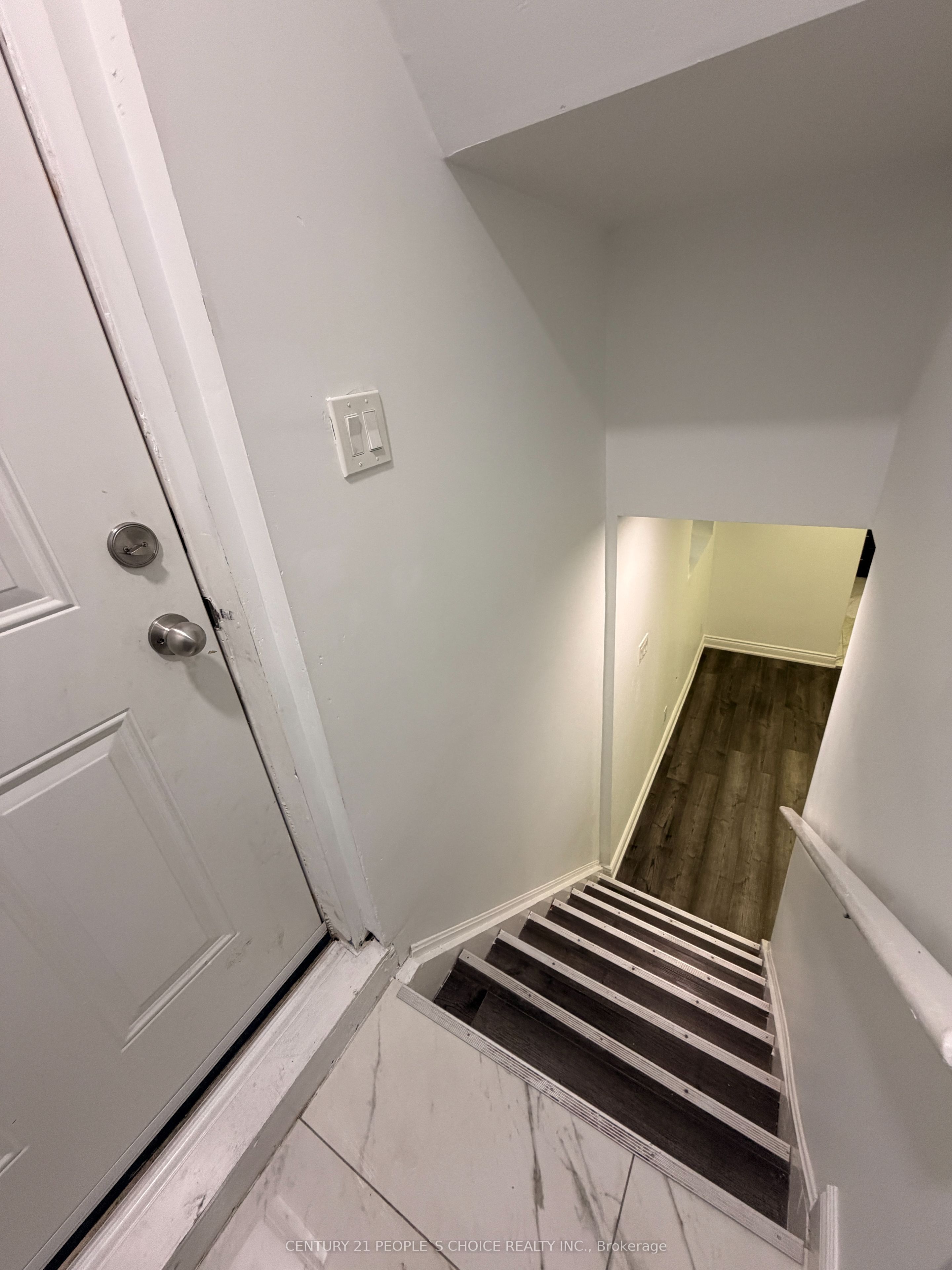 Unit Unit 2, Basement - 36 Allangrove Drive, Brampton 3