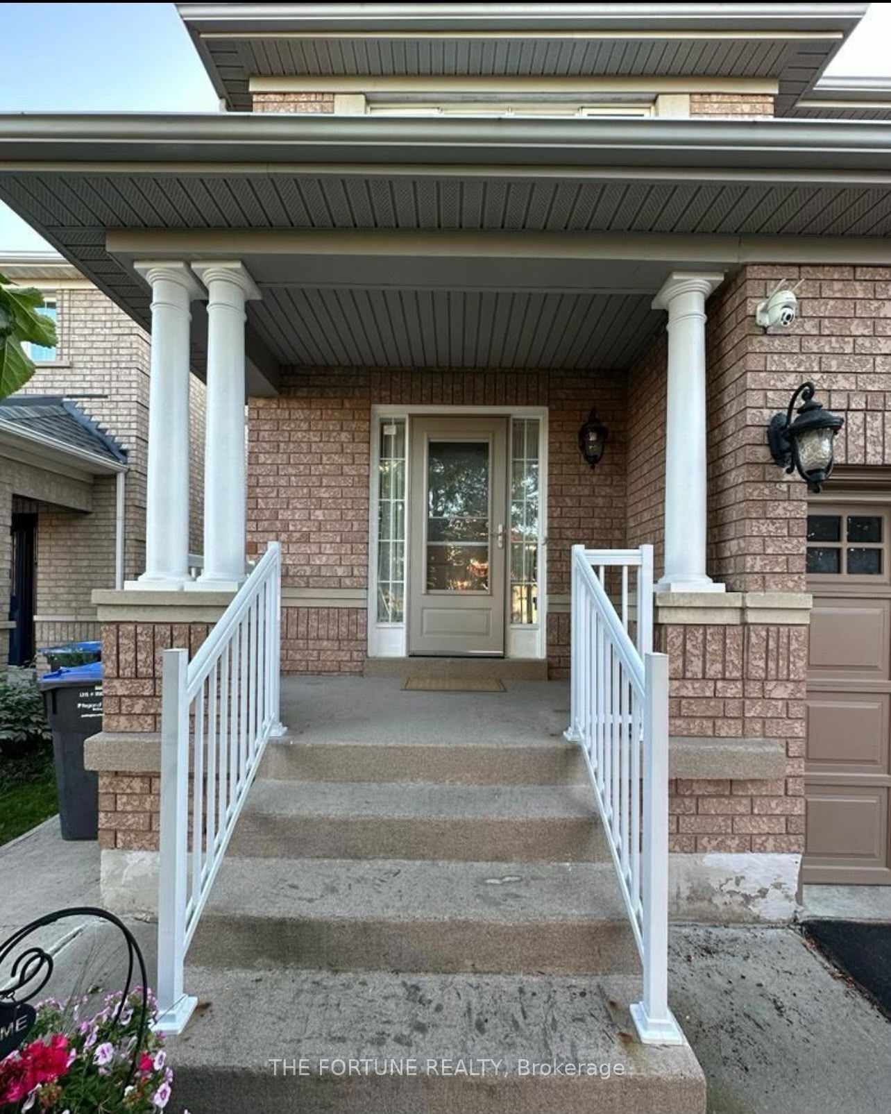 Unit Upper - 22 Waterdale Road, Brampton 2