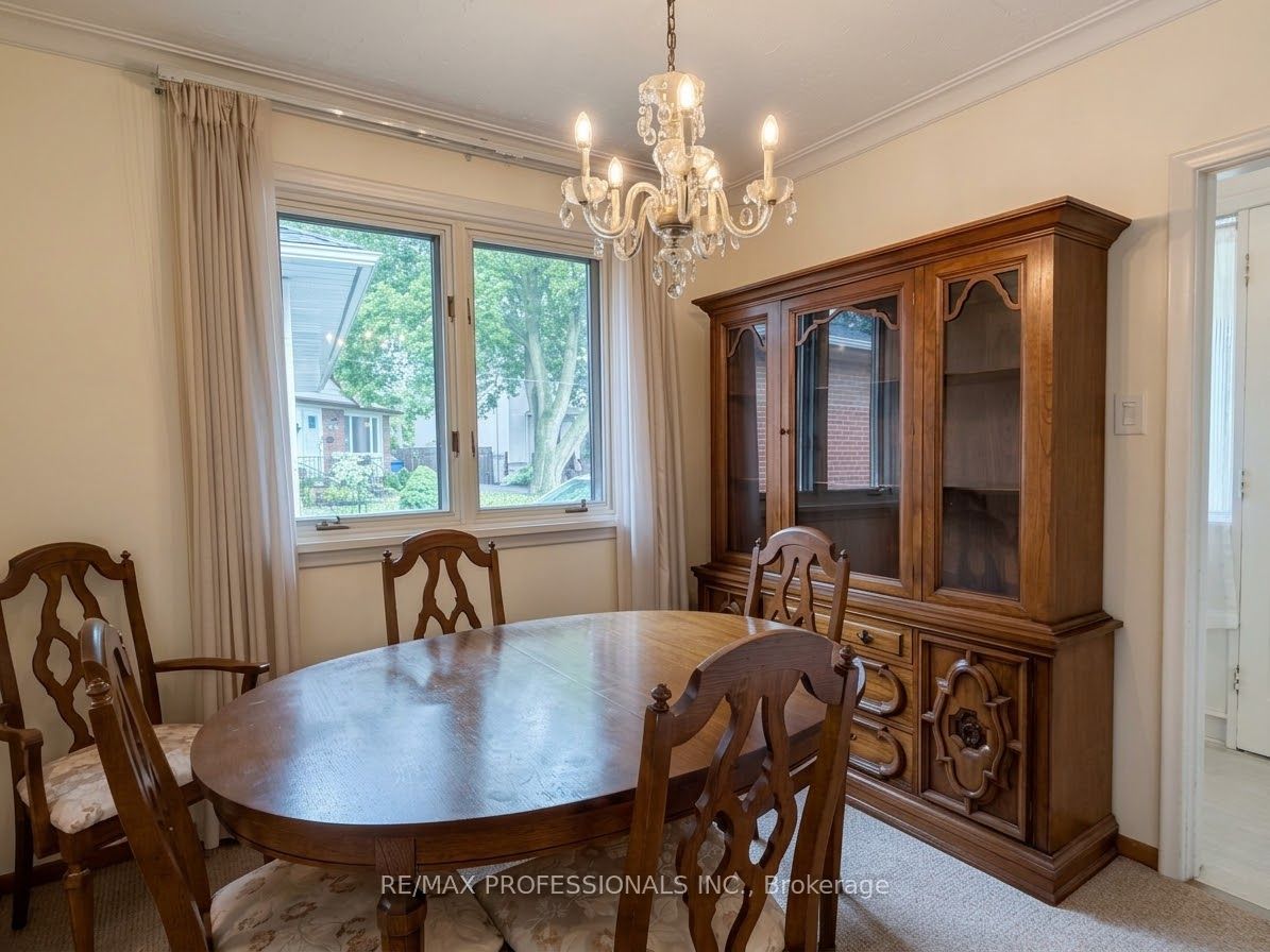 31 Cheshire Drive, Etobicoke 3