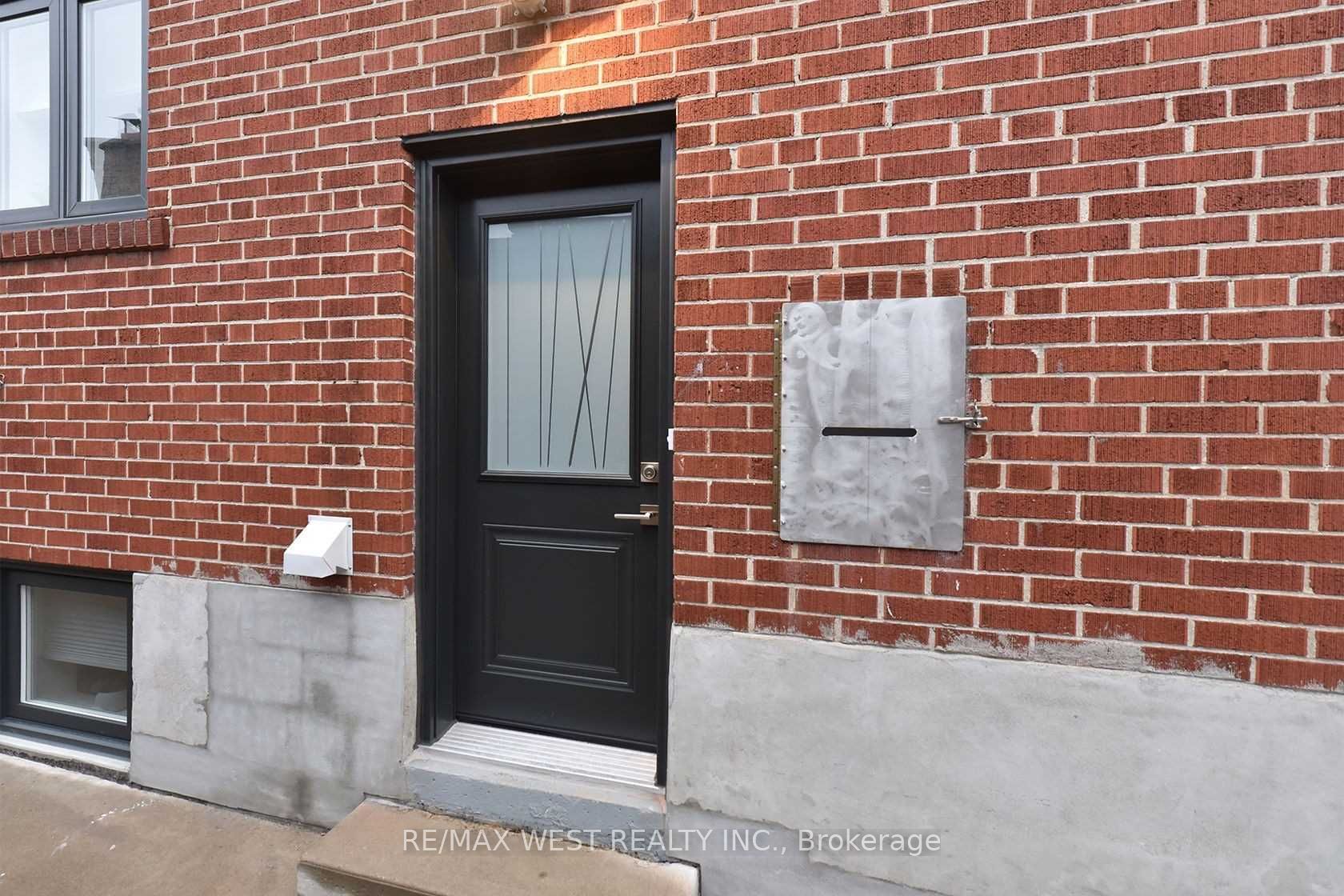 Unit Bsmt - 168 Strathnairn Avenue, Toronto 2