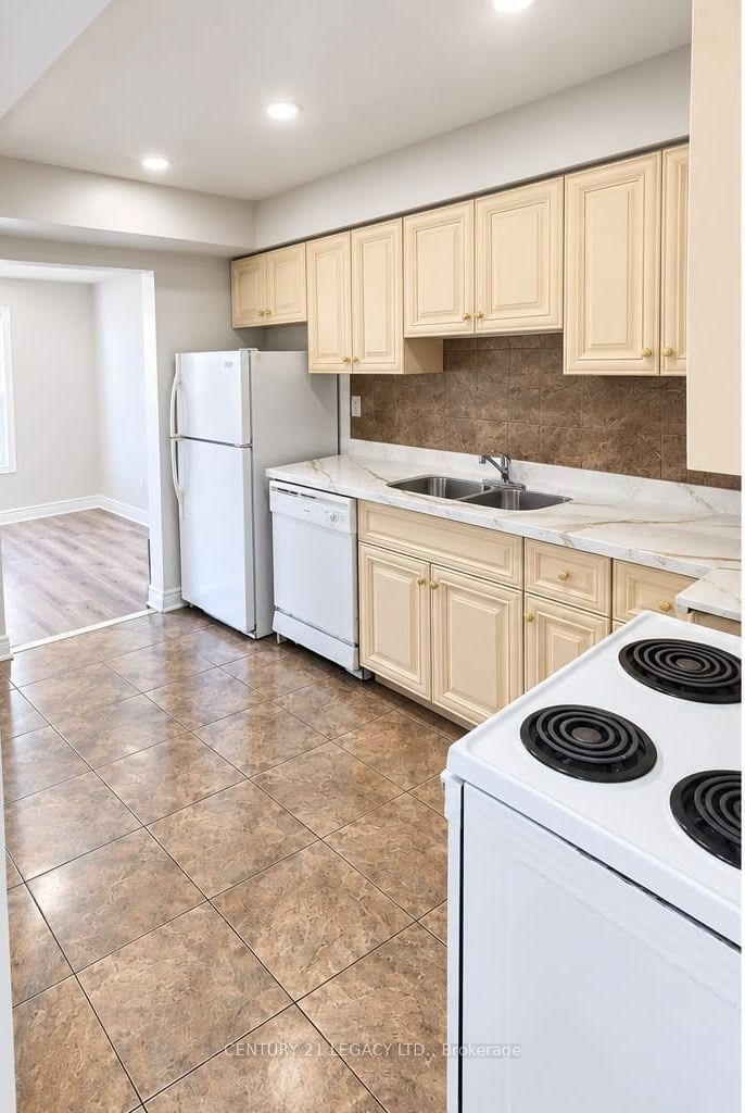 52 Rusthall Way, Brampton 5