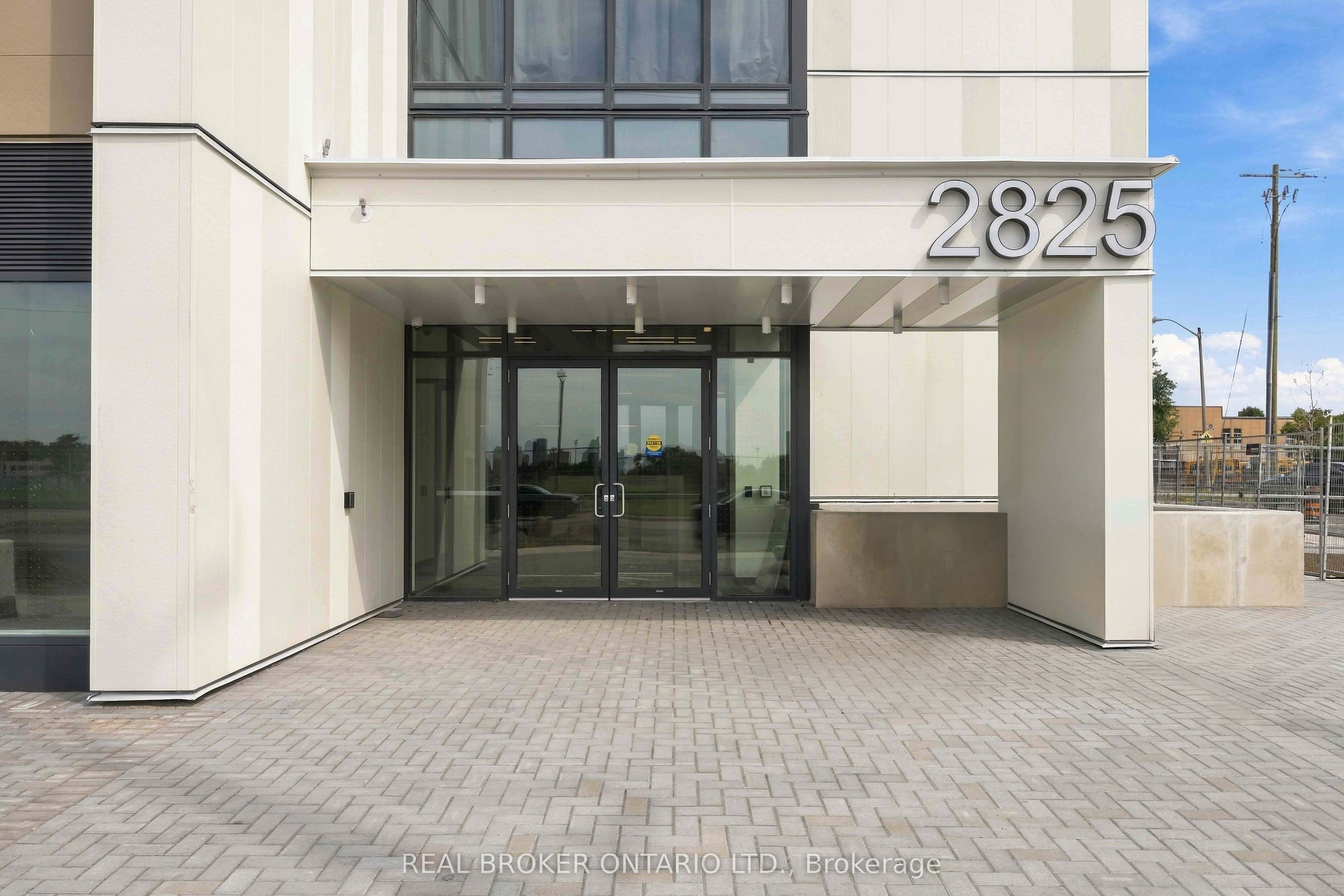 Unit 915 - 2825 Jane Street, North York 2