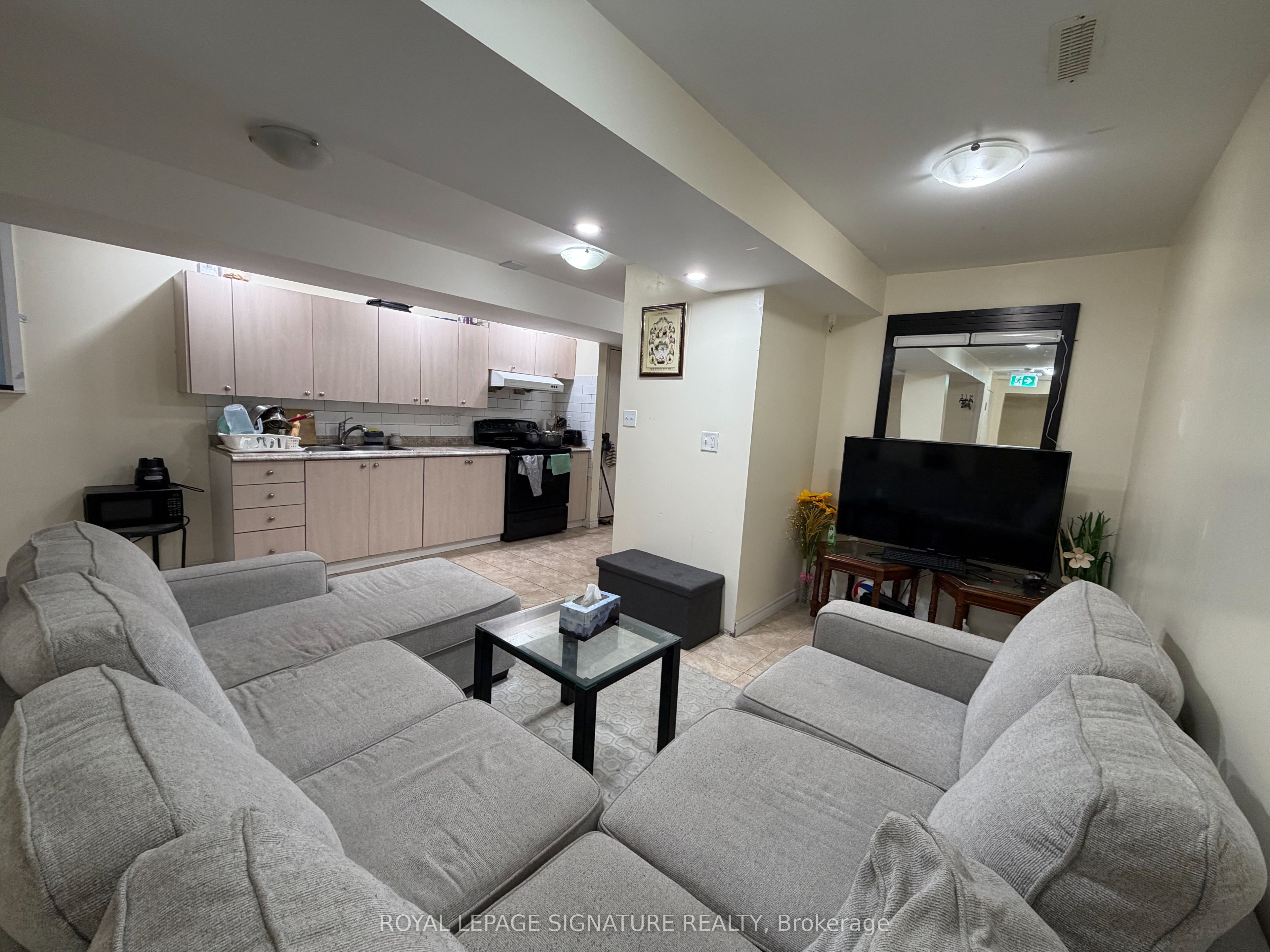 Unit Bsmt - 124 Herdwick Street, Brampton 3