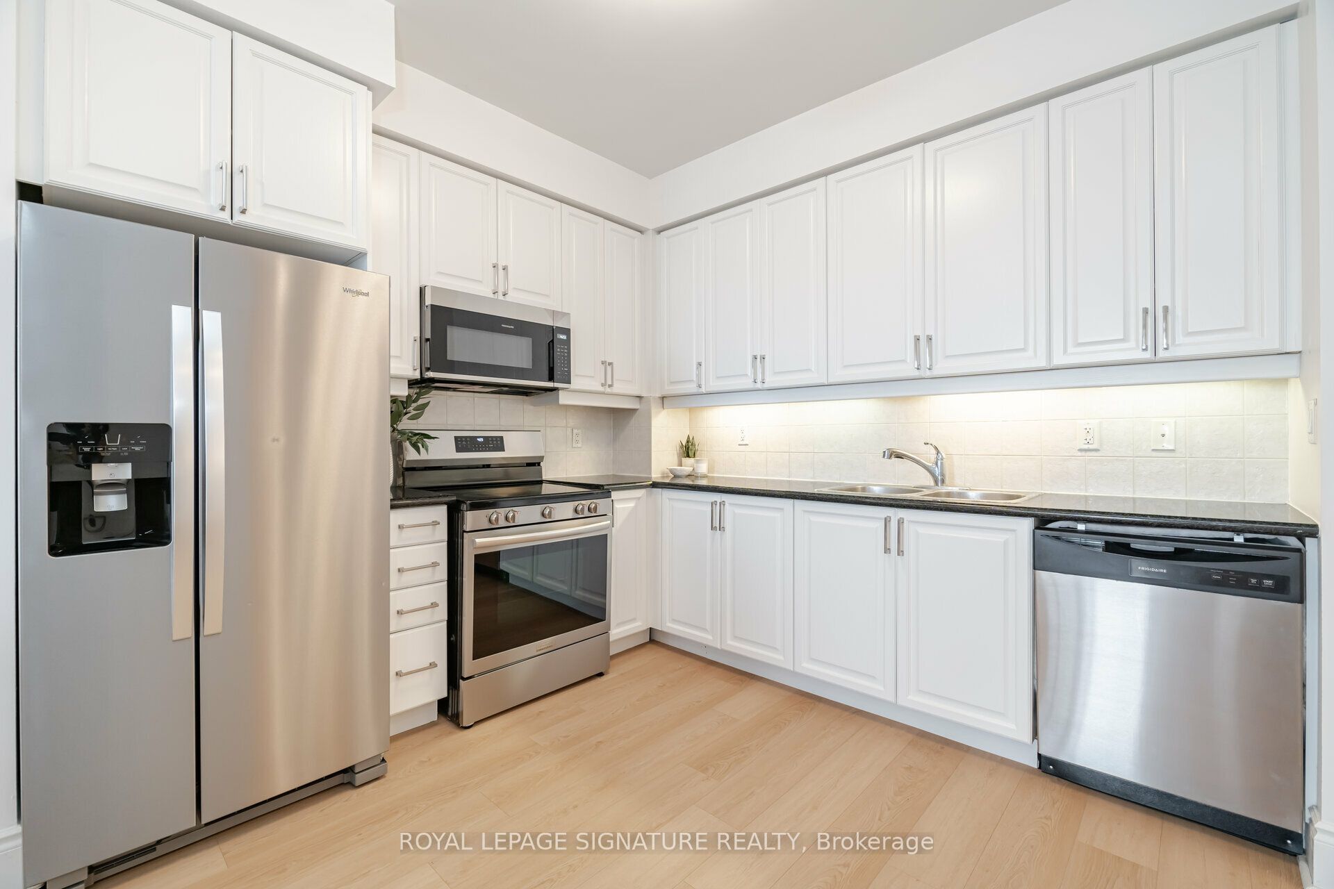 Unit 3028 - 3888 Duke Of York Boulevard, Mississauga 4