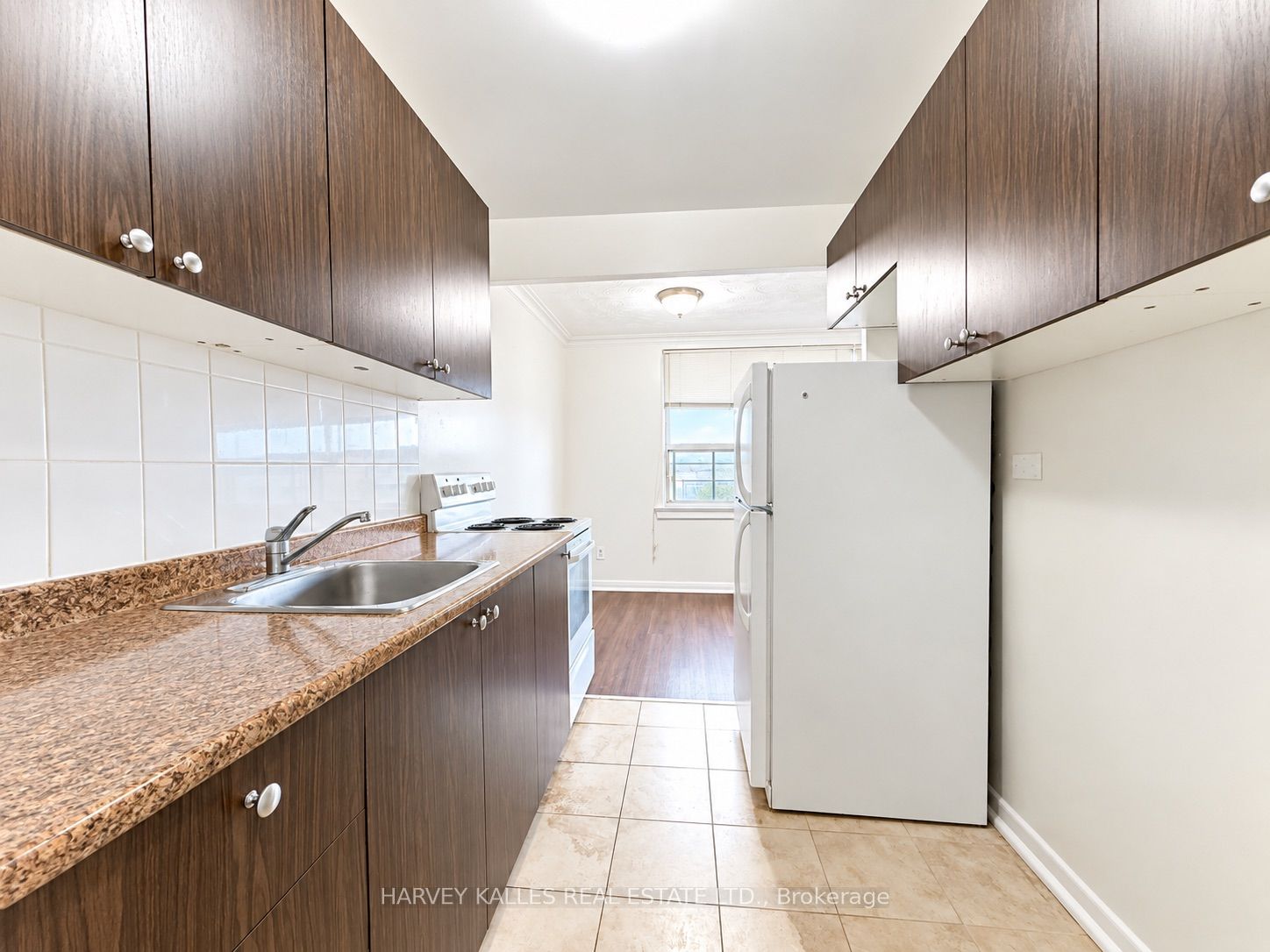 Unit 402 - 1490 Eglinton Avenue W, Toronto 5
