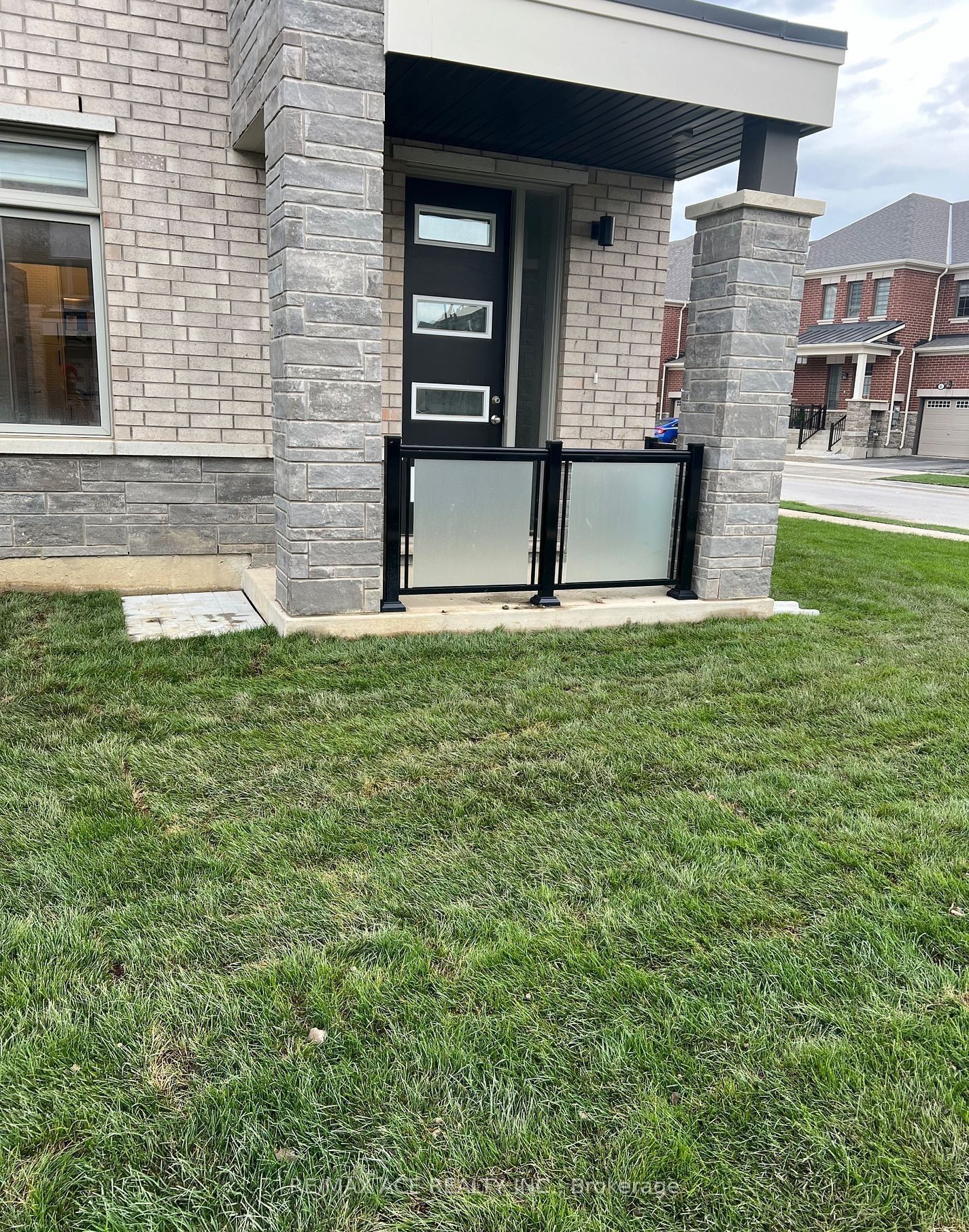 Unit A - 2 Plume Street, Brampton 2