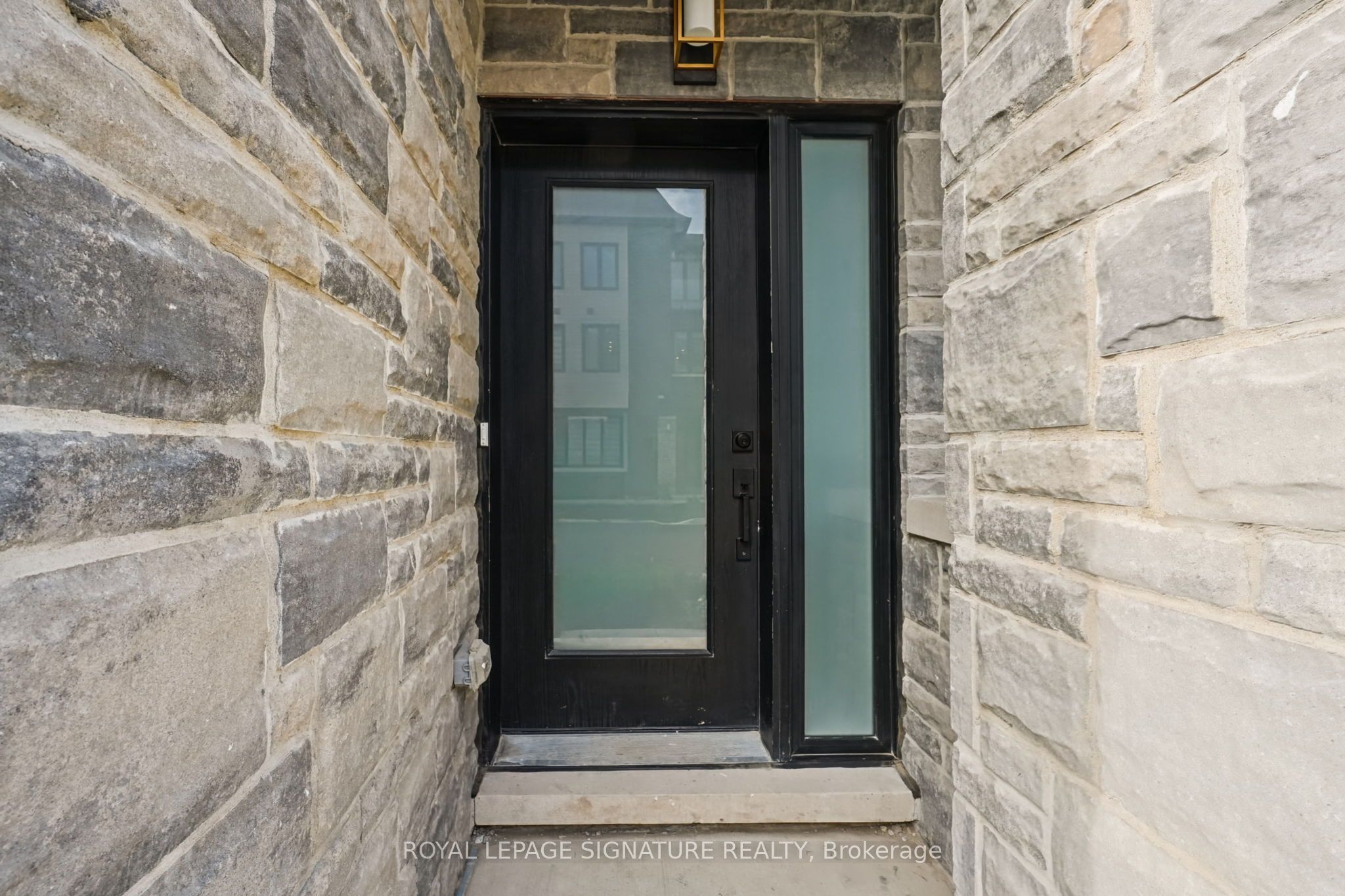 Unit 11 - 6636 Clock Court, Mississauga 3