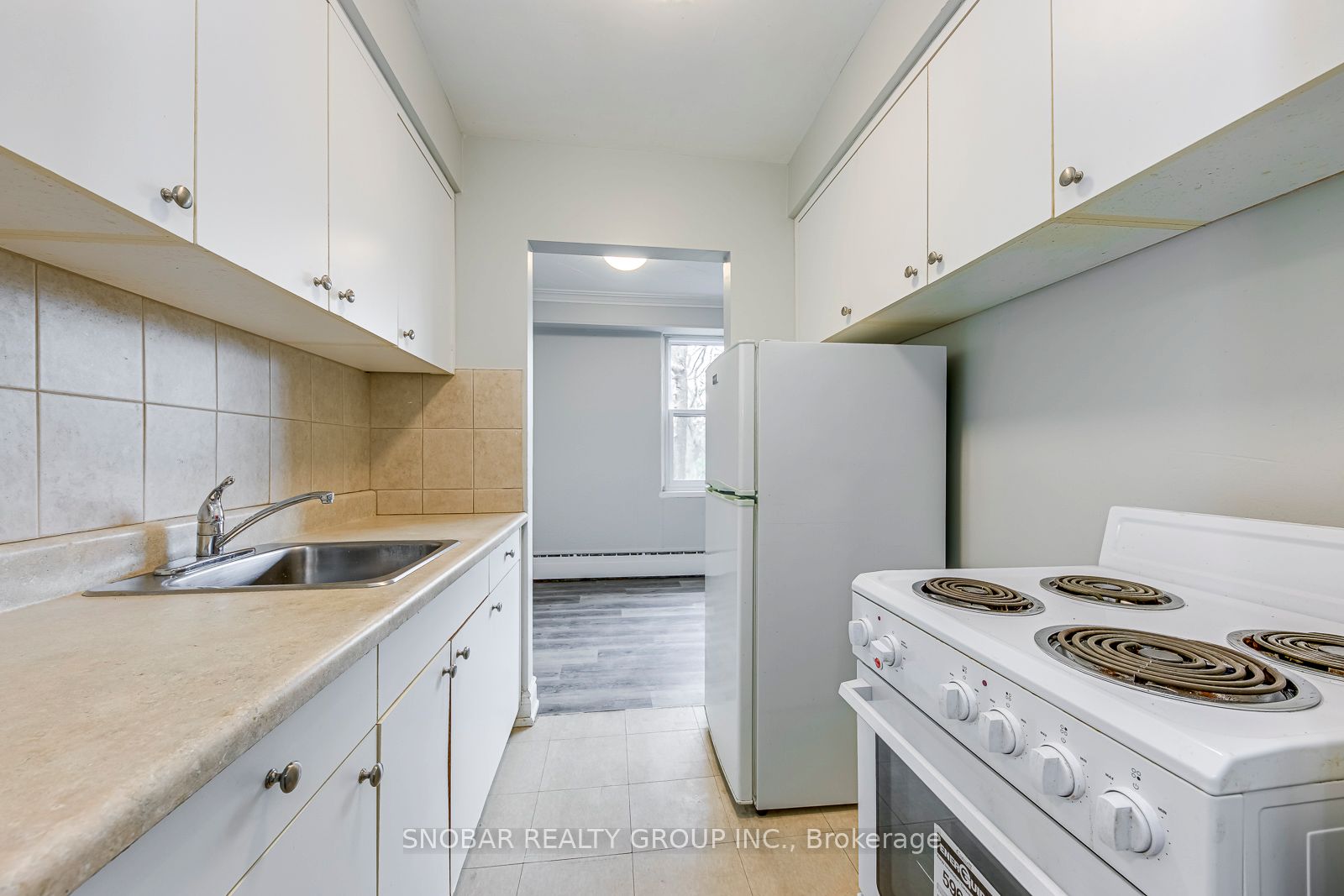 Unit 11 - 17 Station Road, Etobicoke 3