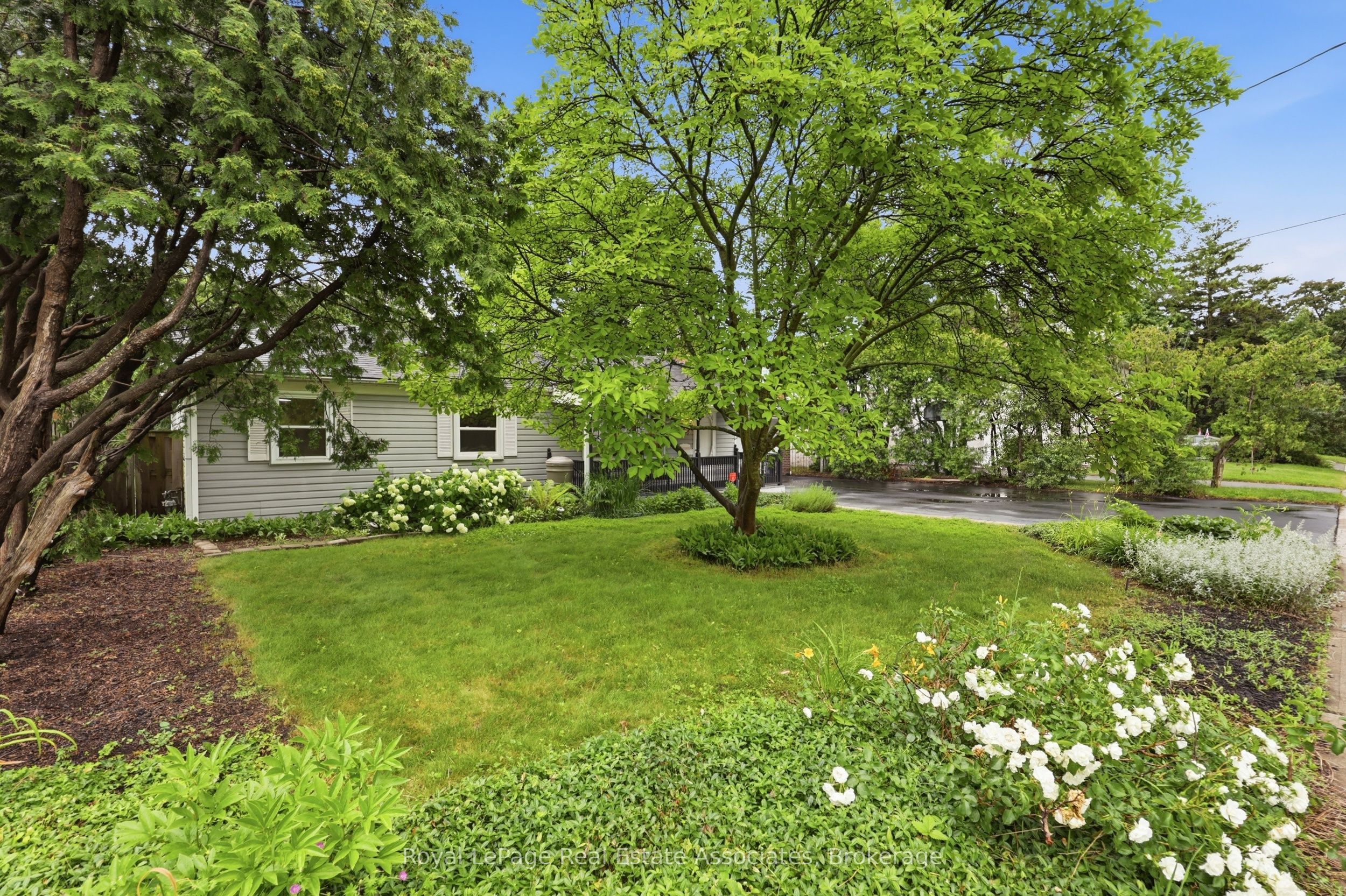 1924 Balsam Avenue, Mississauga 4