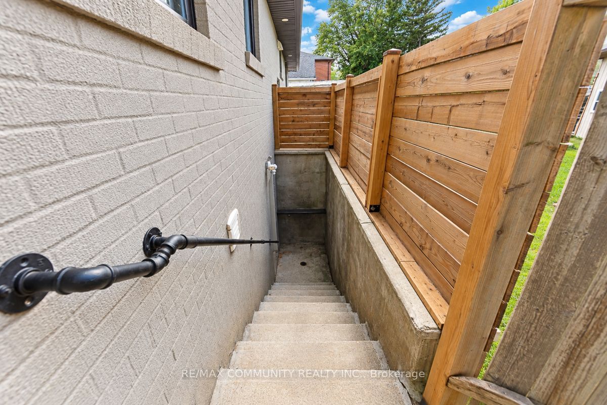 Unit Bsmt - 52 Maple Avenue, Halton Hills 3