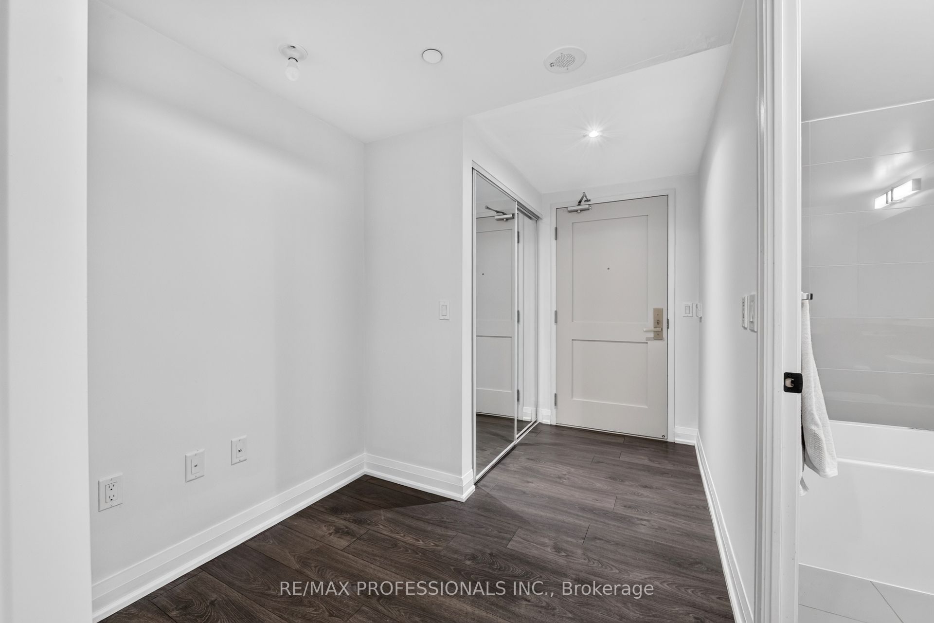 Unit 406 - 10 Gibbs Road, Etobicoke 5