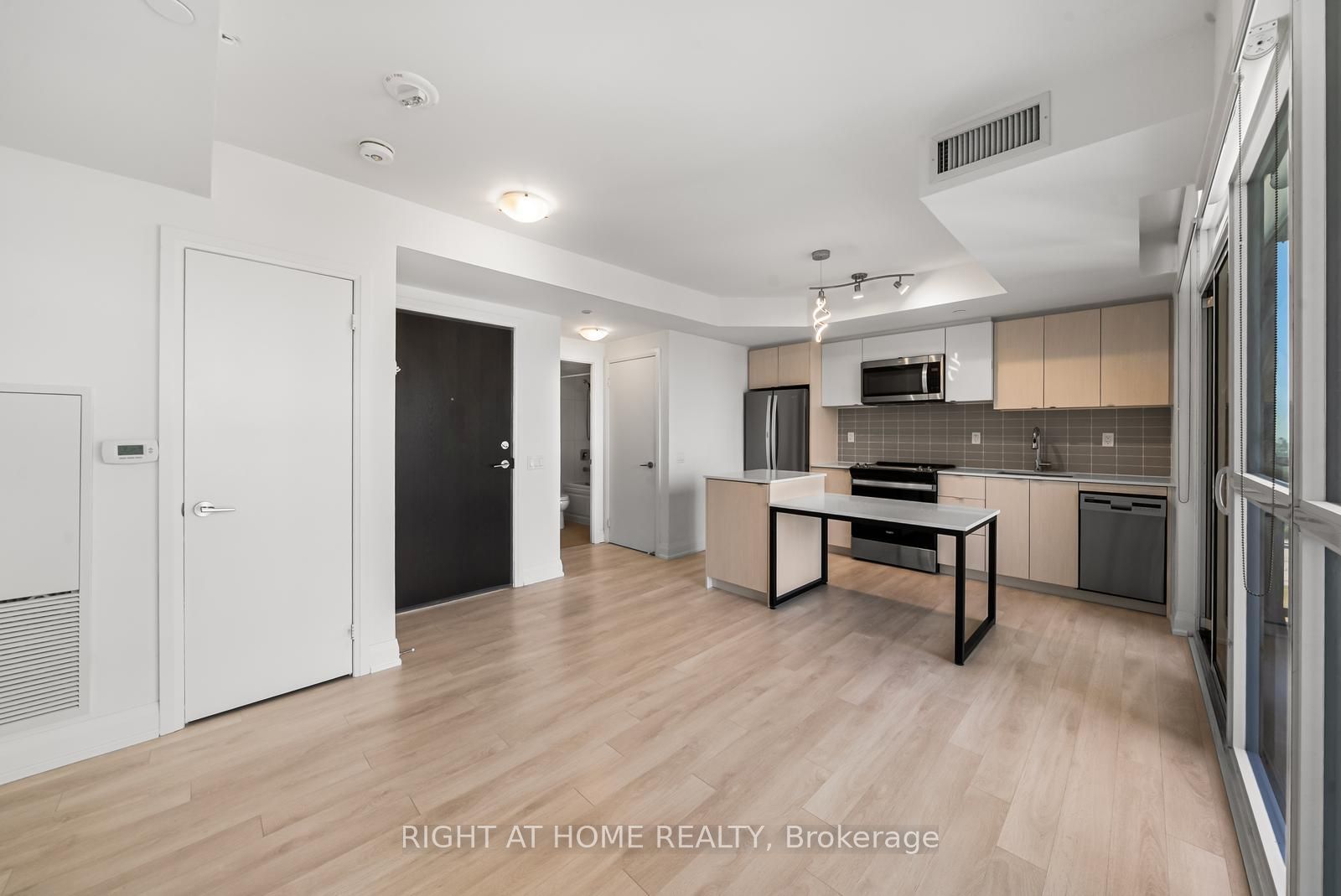 Unit 1511 - 1461 Lawrence Avenue, North York 2