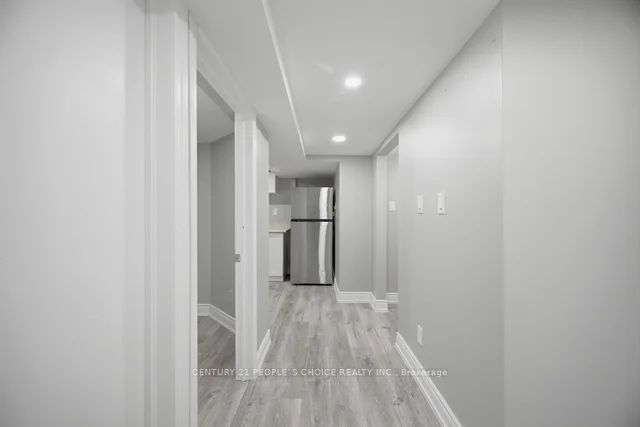 Unit Lower - 249 Burnhamthorpe Road, Etobicoke 4