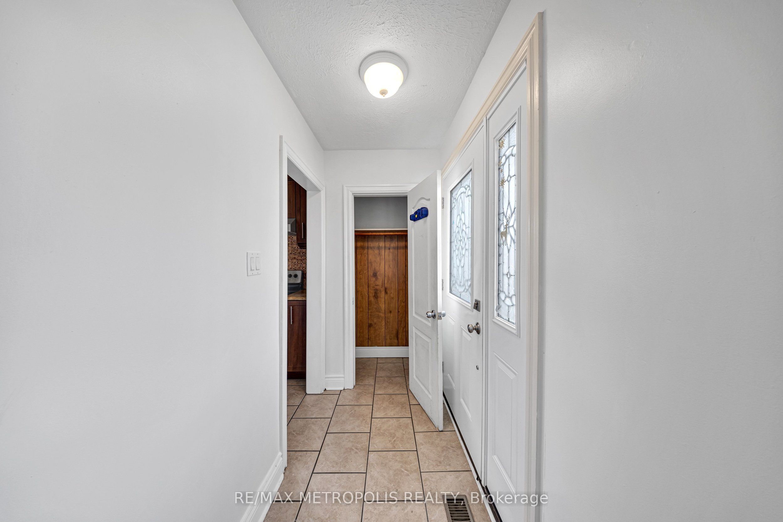 Unit Main - 147 Vodden Street E, Brampton 4